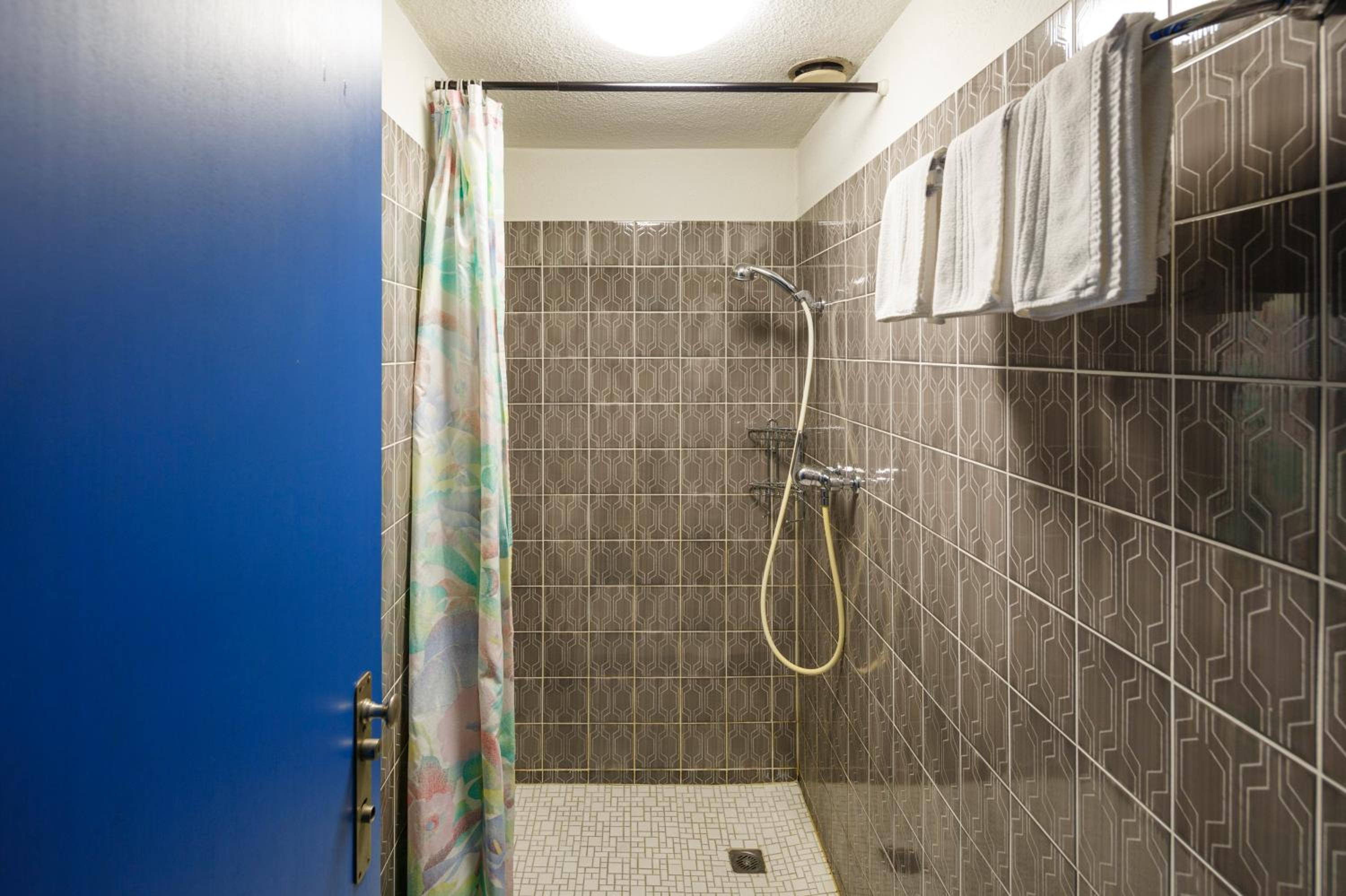 Double Room with Shared Bathroom photo 3