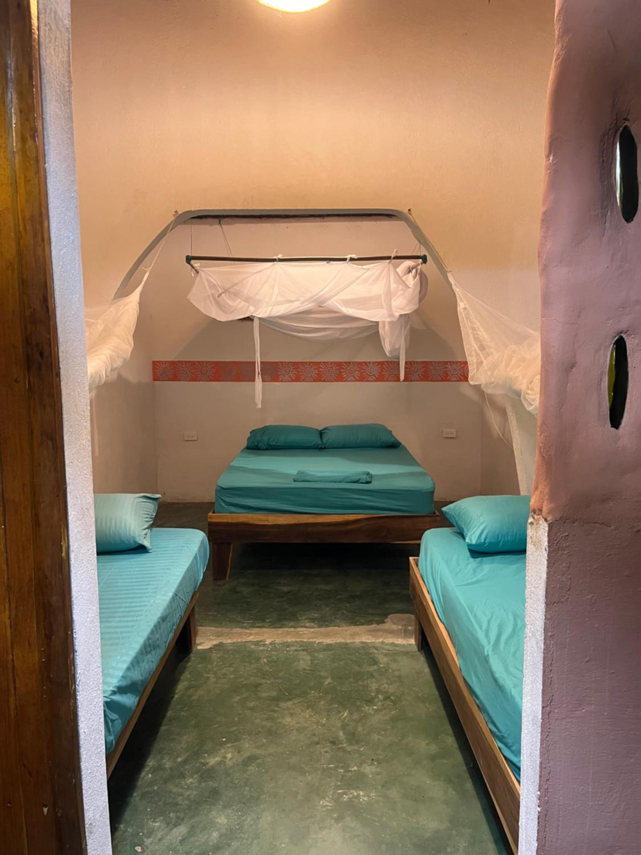 Quadruple Room with Shared Bathroom photo 1