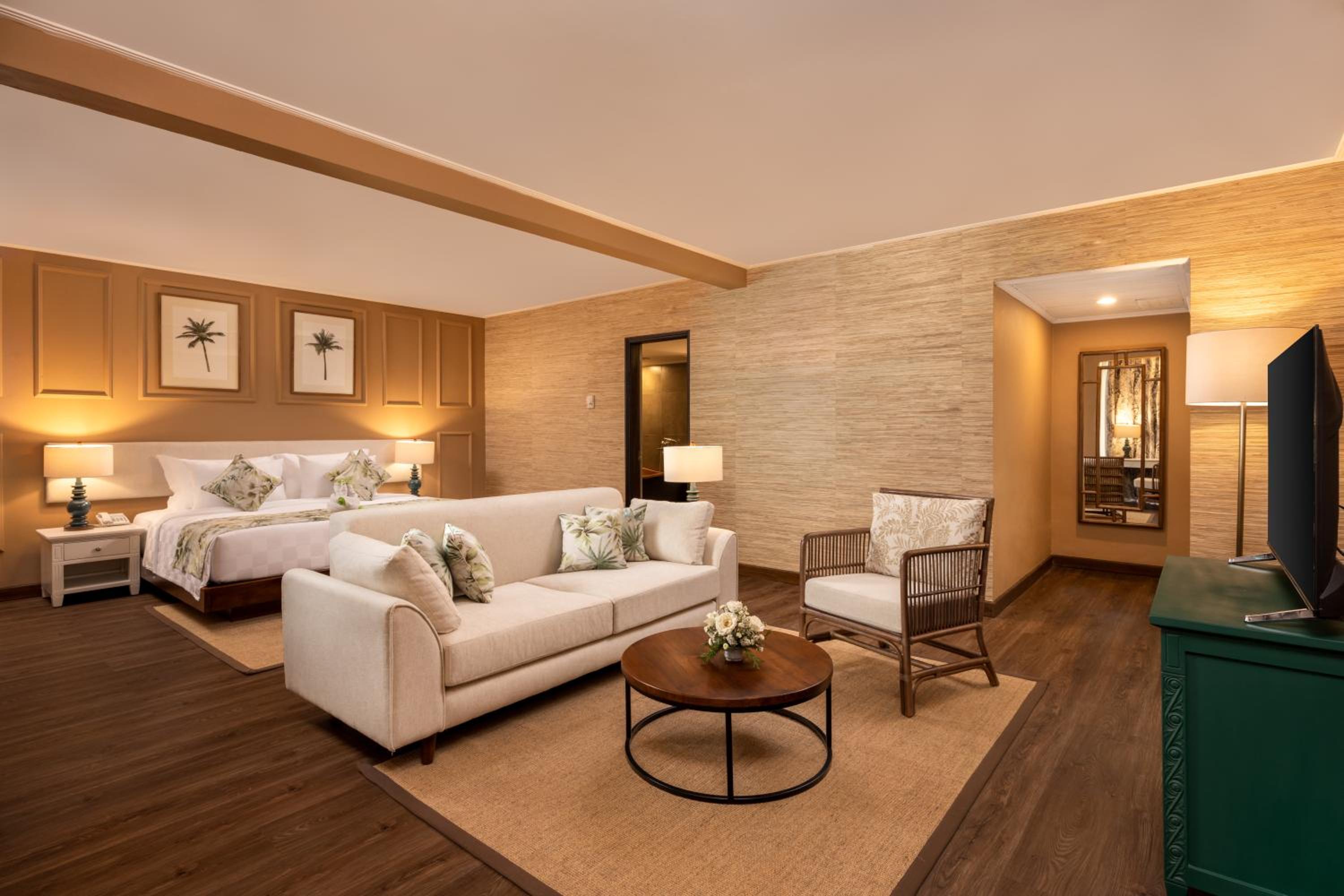 Two Bedrooms Family Suite - Photo 6