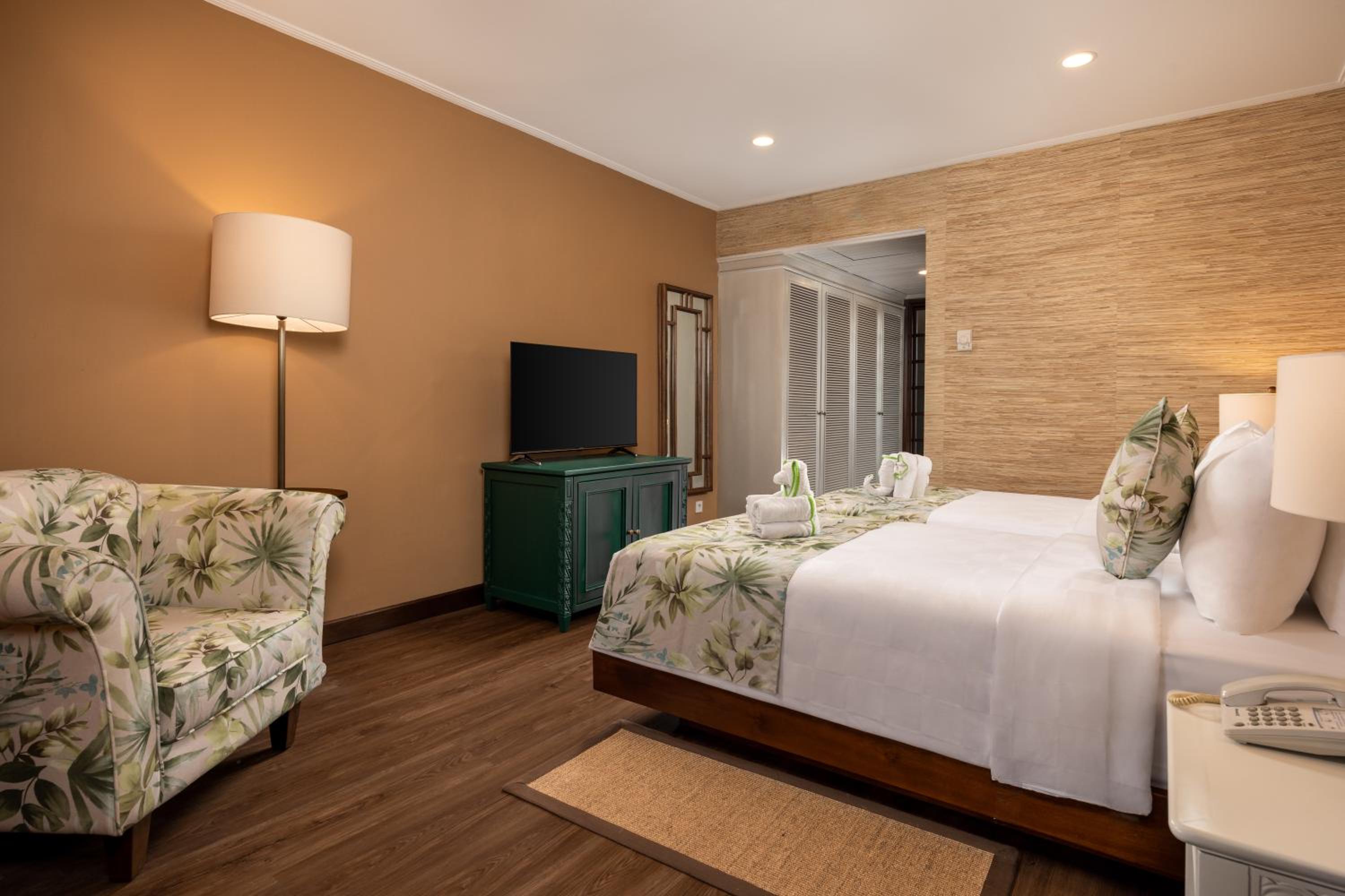 Two Bedrooms Family Suite - Photo 1