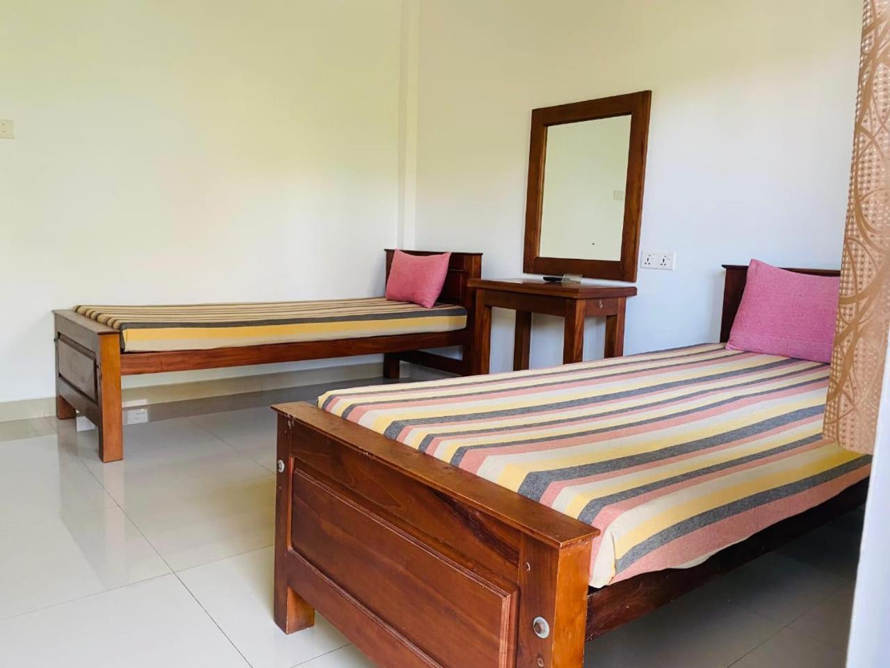 Budget Twin Room photo 2