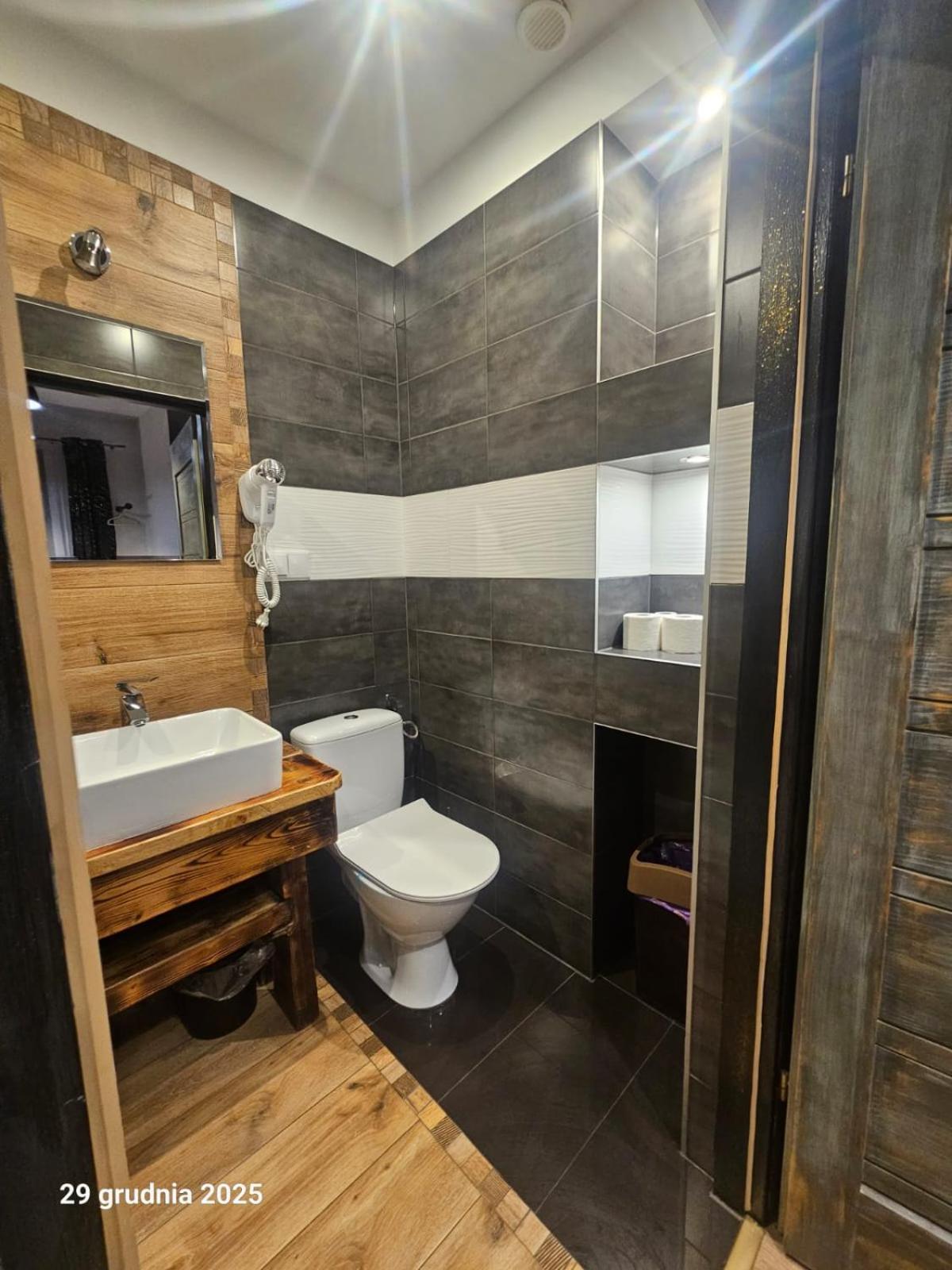 Double Room - Photo 2