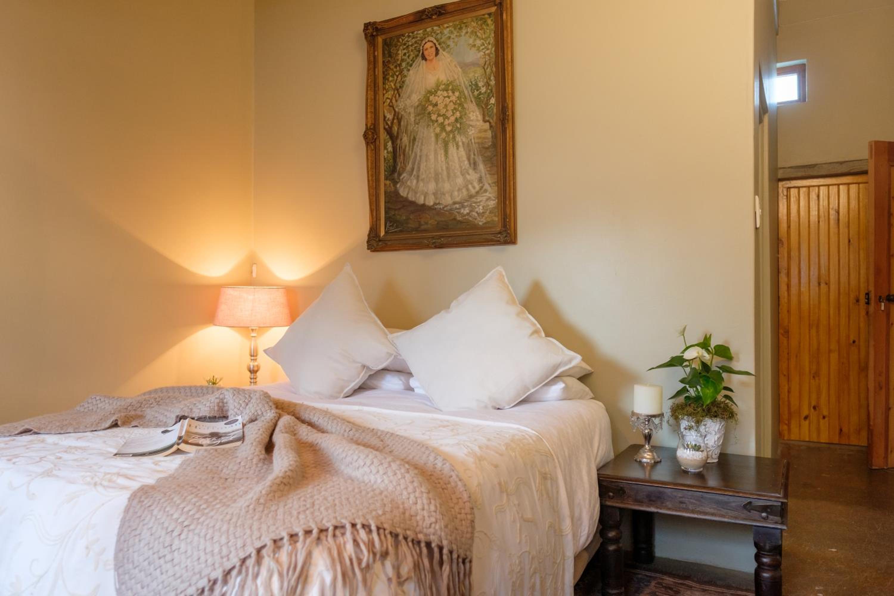 Queen Room with Courtyard View photo 3