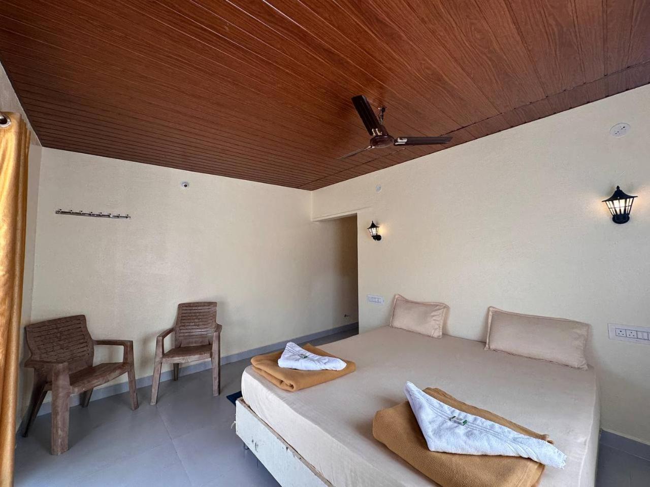 King Suite with Spa Bath (AC) photo 1
