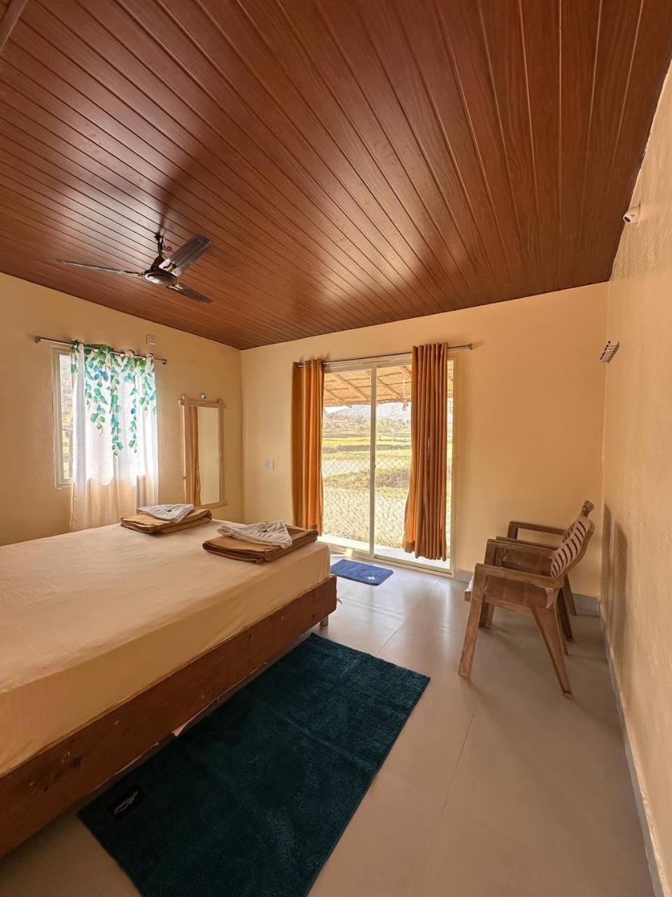 King Suite with Spa Bath (AC) photo 3