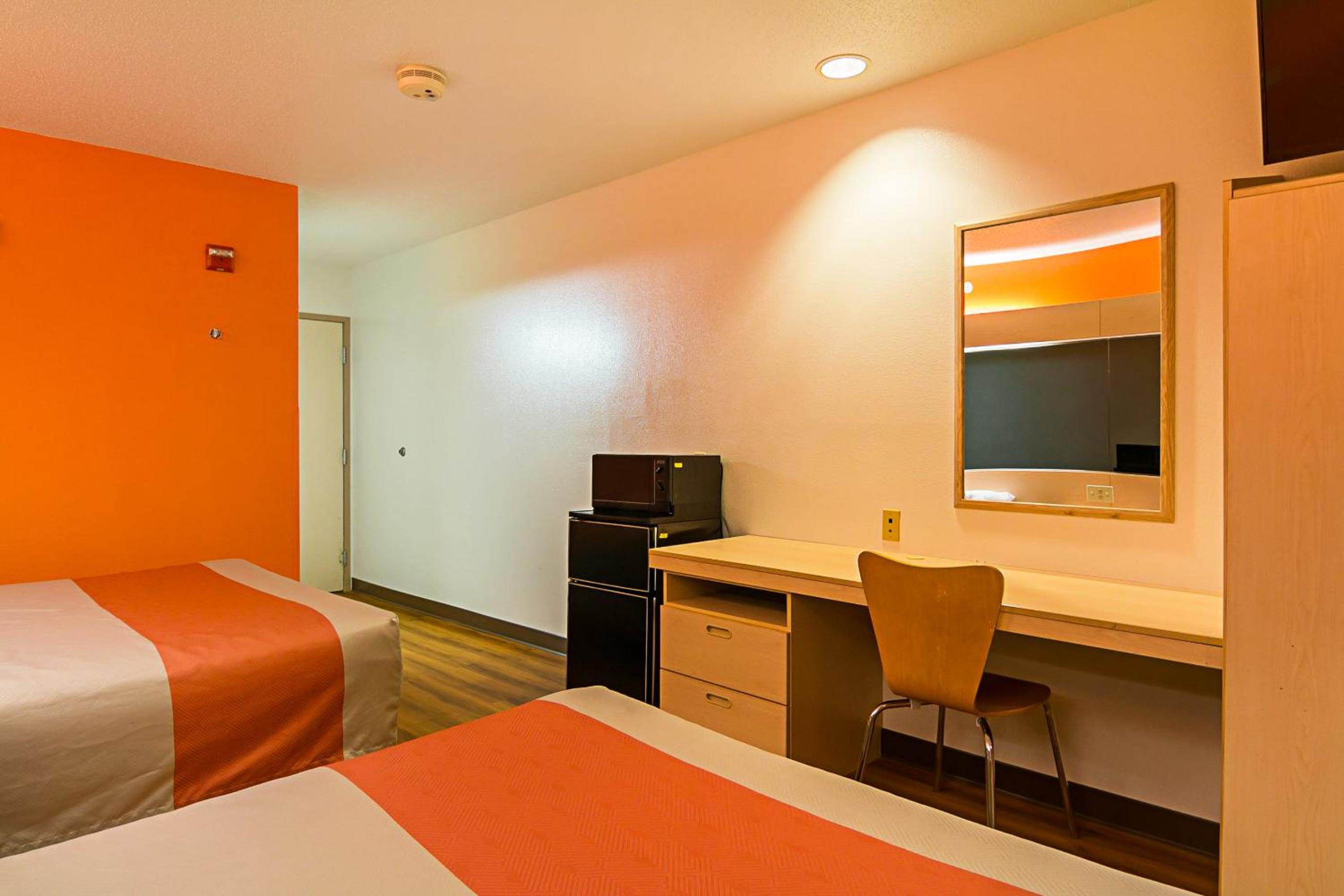 Queen Room with Two Queen Beds - Disability Access - Non-Smoking - Photo 1