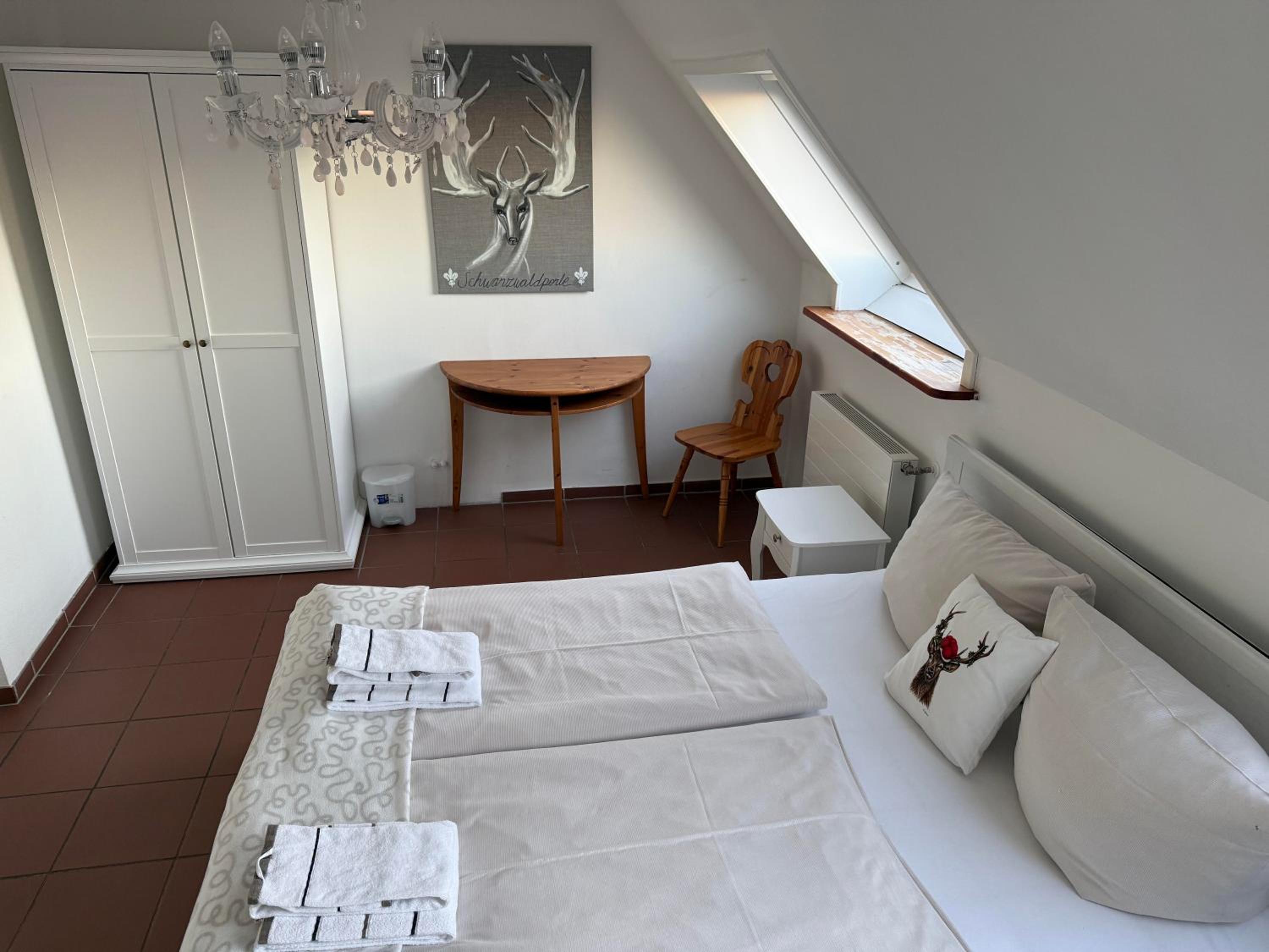 Double Room with Private External Bathroom photo 2