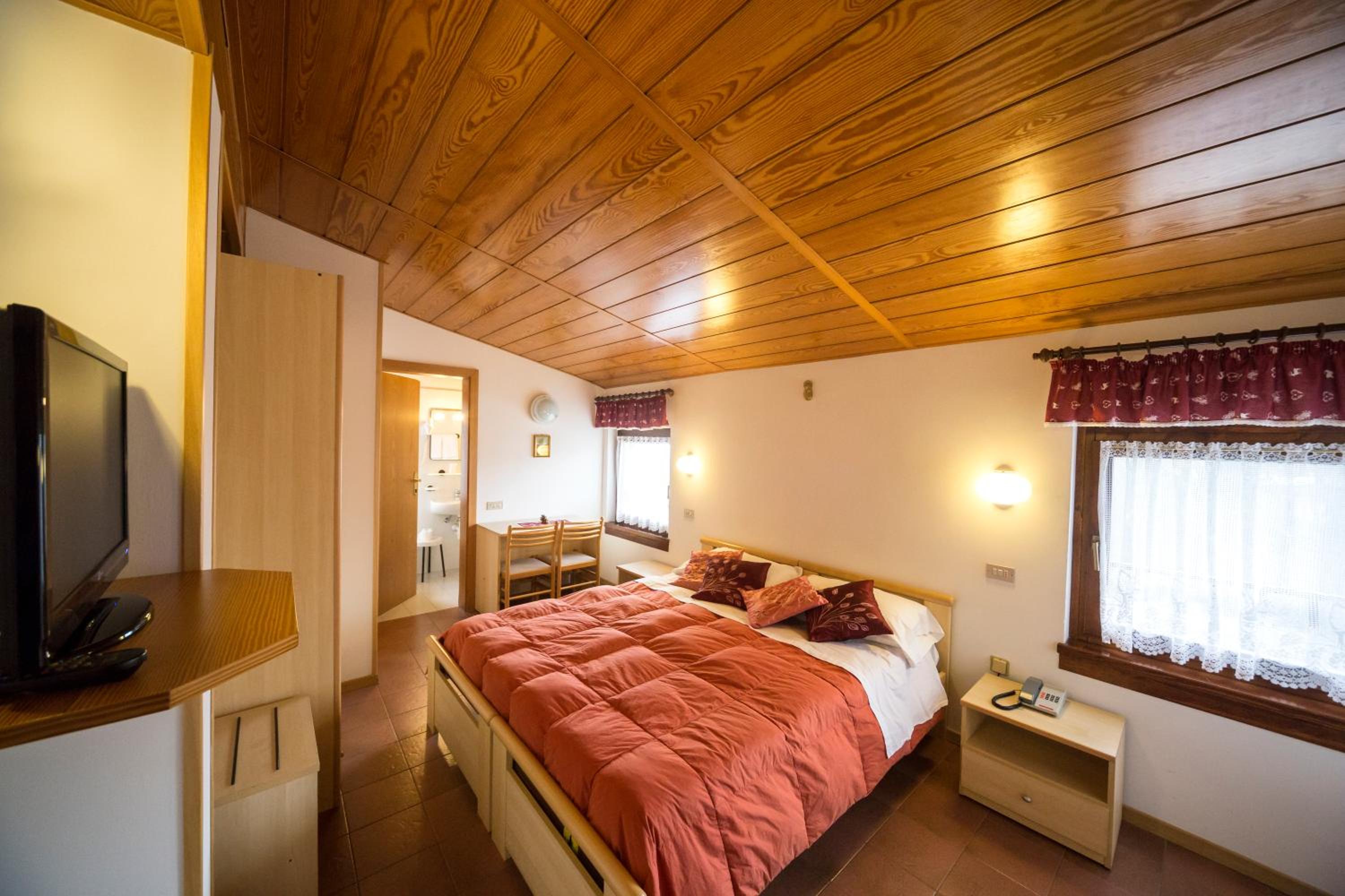 Classic Double Room