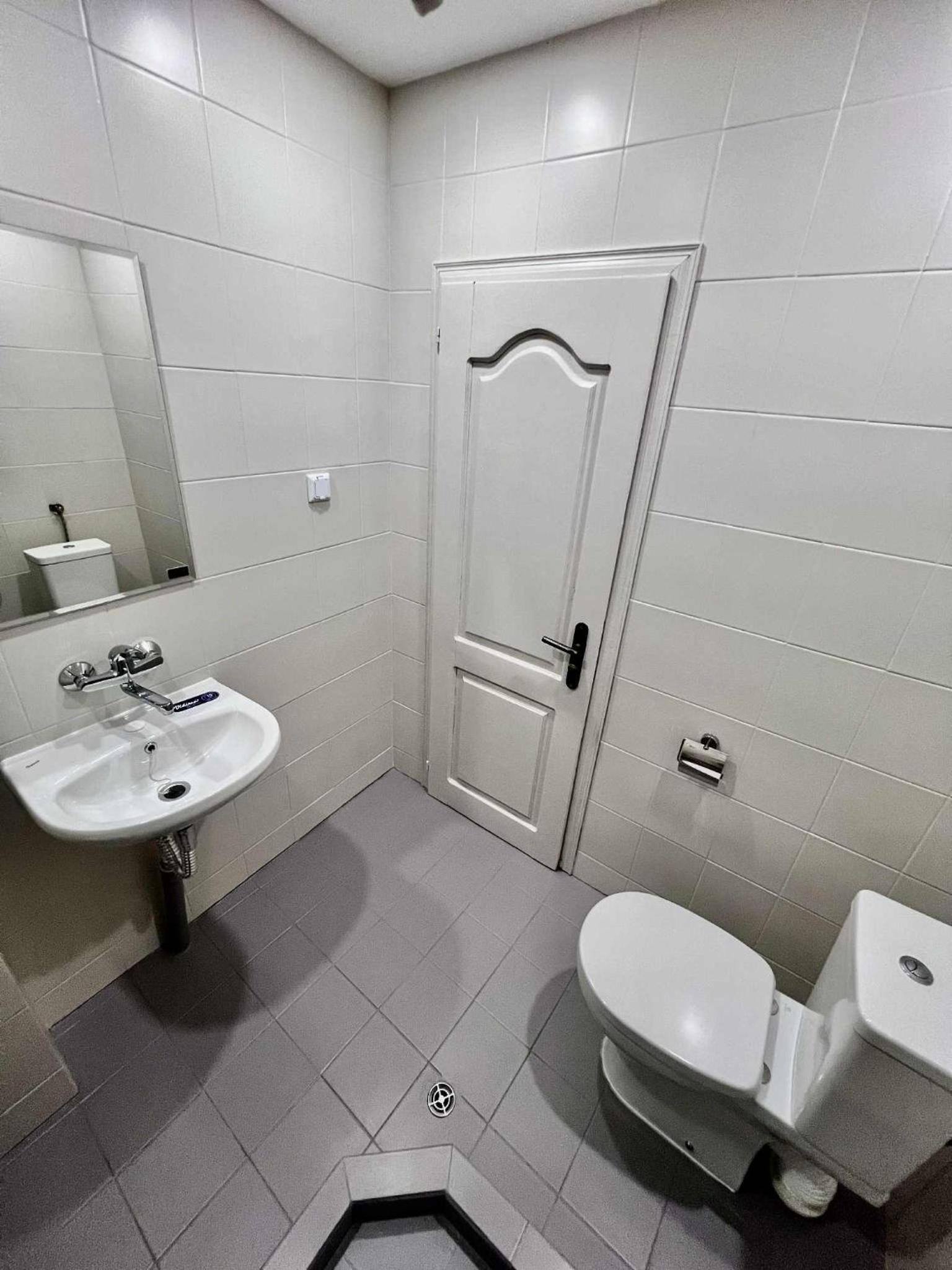 Double or Twin Room with Partial Sea View photo 2