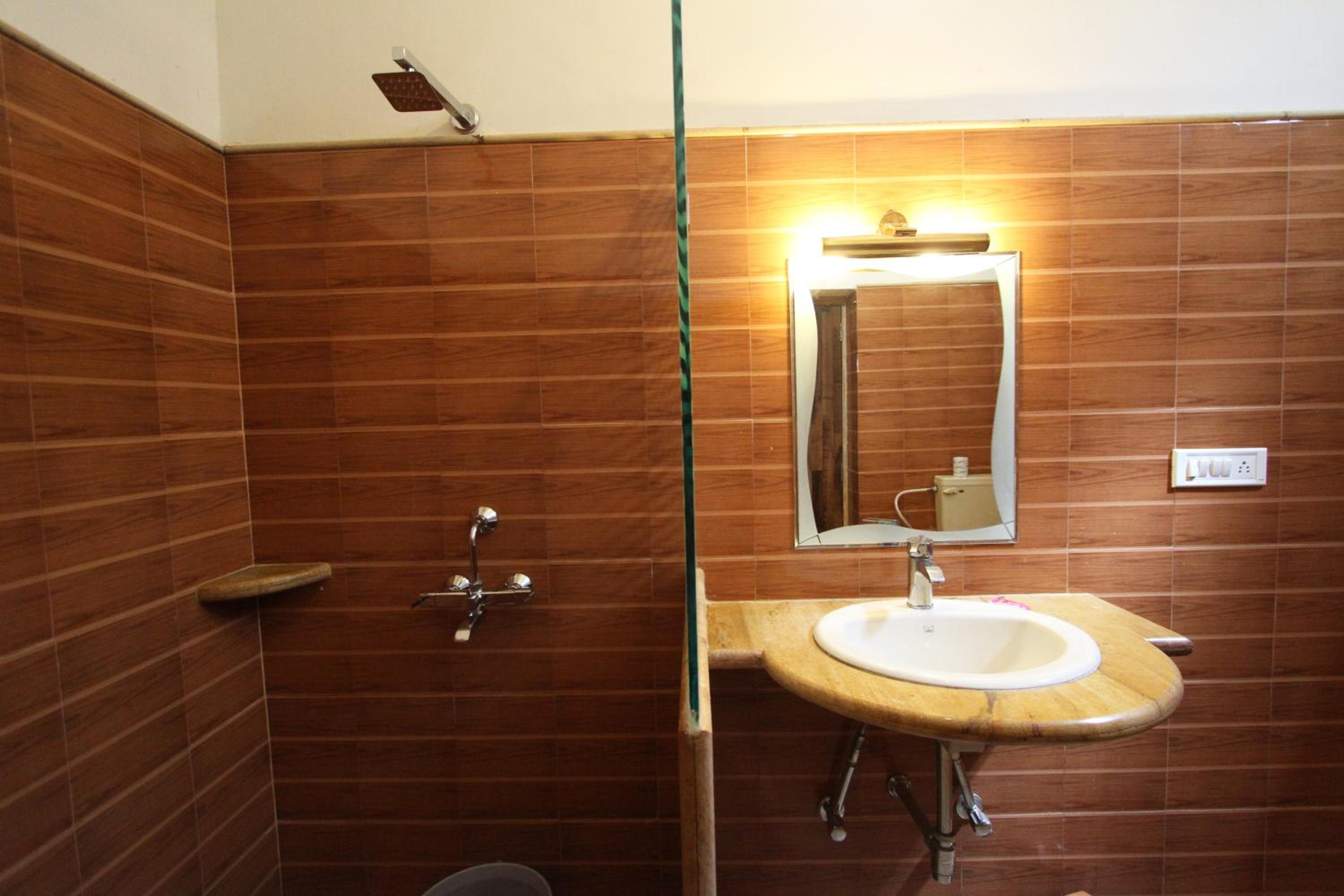 Deluxe Double Room - Photo 19