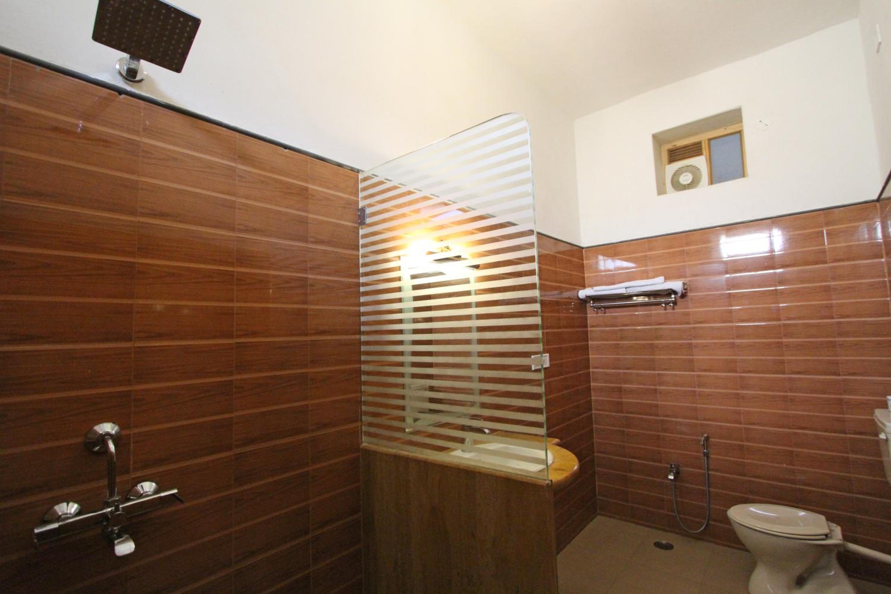 Standard Double Room - Photo 7