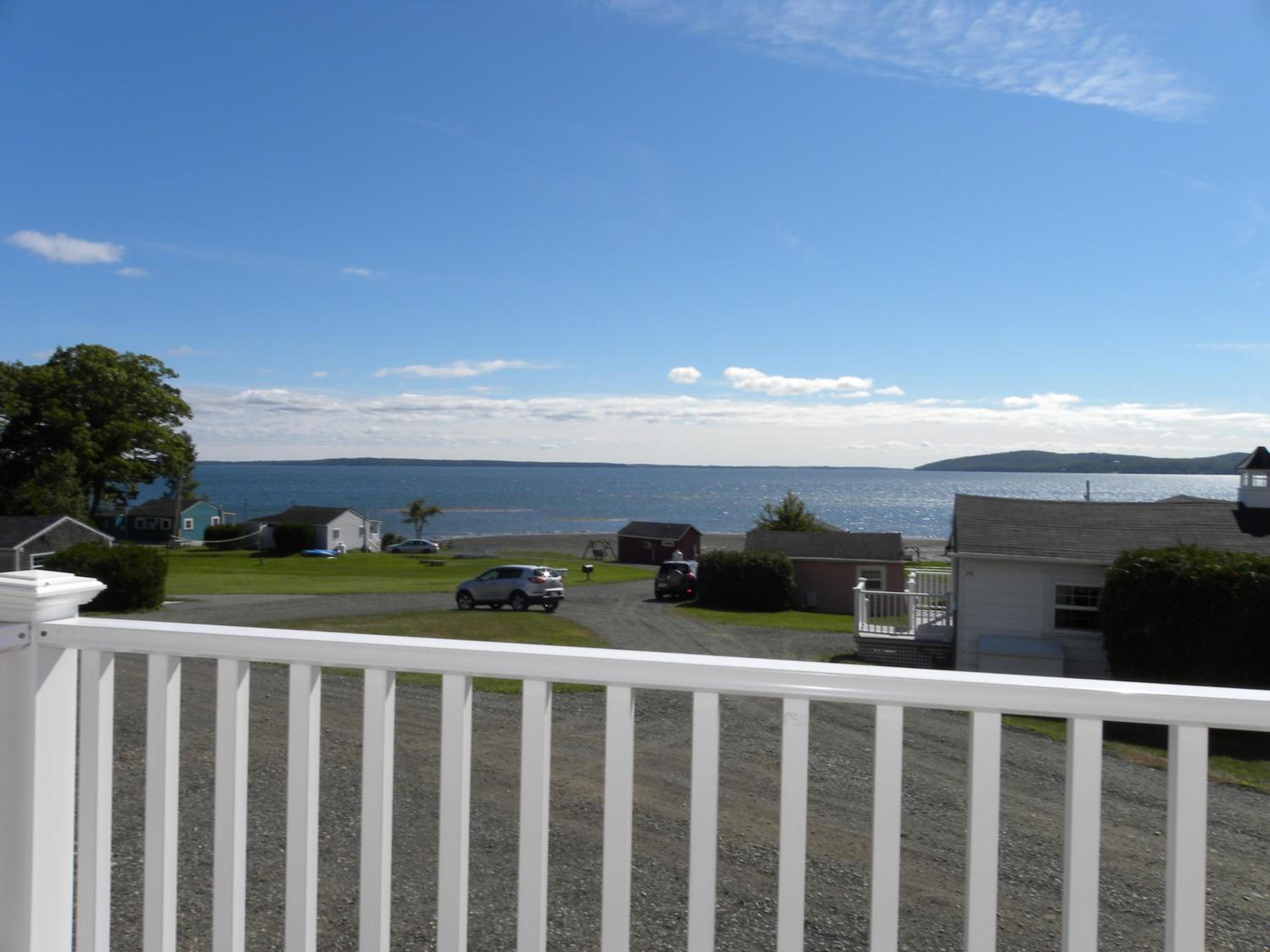 Superior Double Queen Cottage with Kitchenette and Sea View - Photo 5