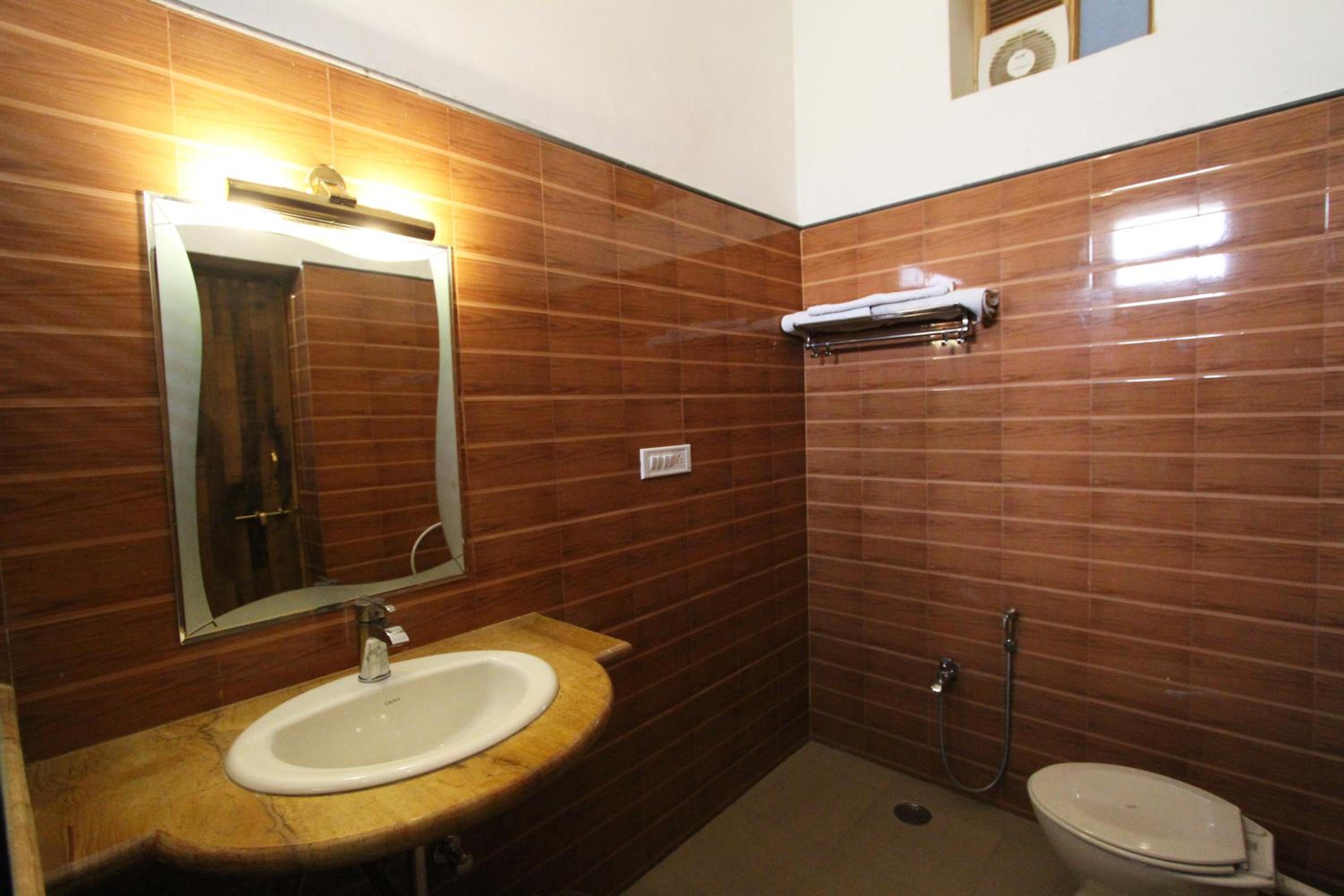 Standard Double Room - Photo 6