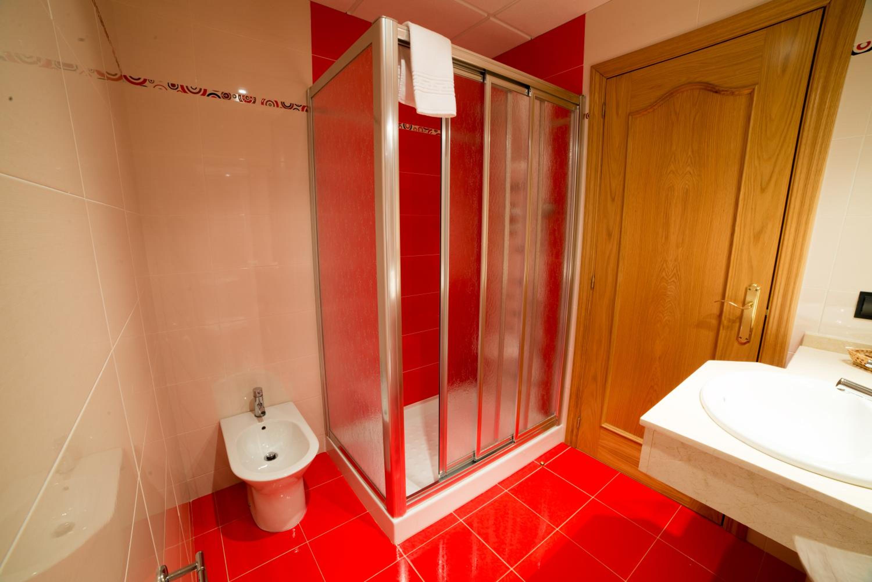 Double Room - Photo 7