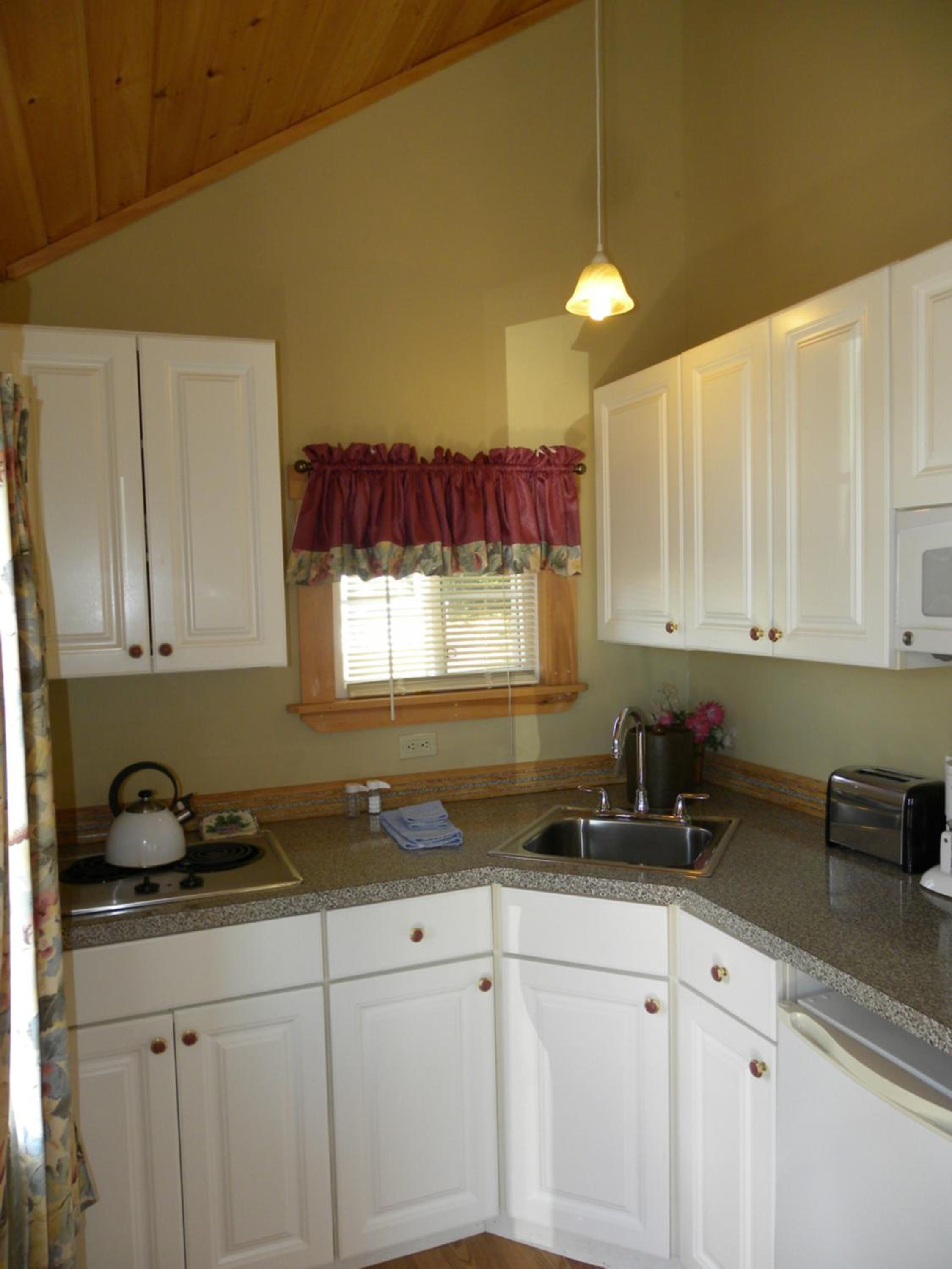 Superior King Cottage with Kitchenette and Sea View - Photo 8