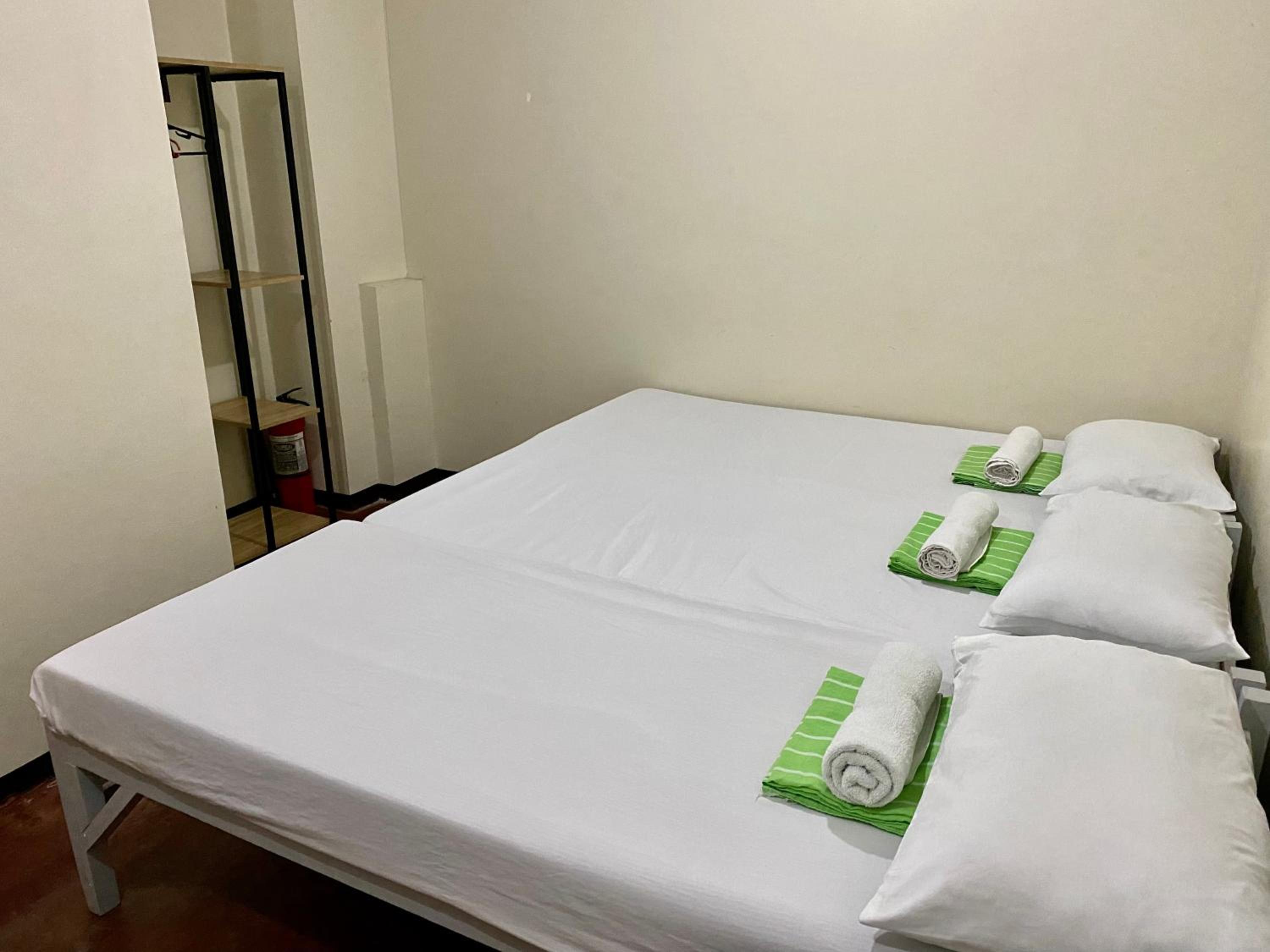 Quadruple Room with Private Bathroom - Photo 1