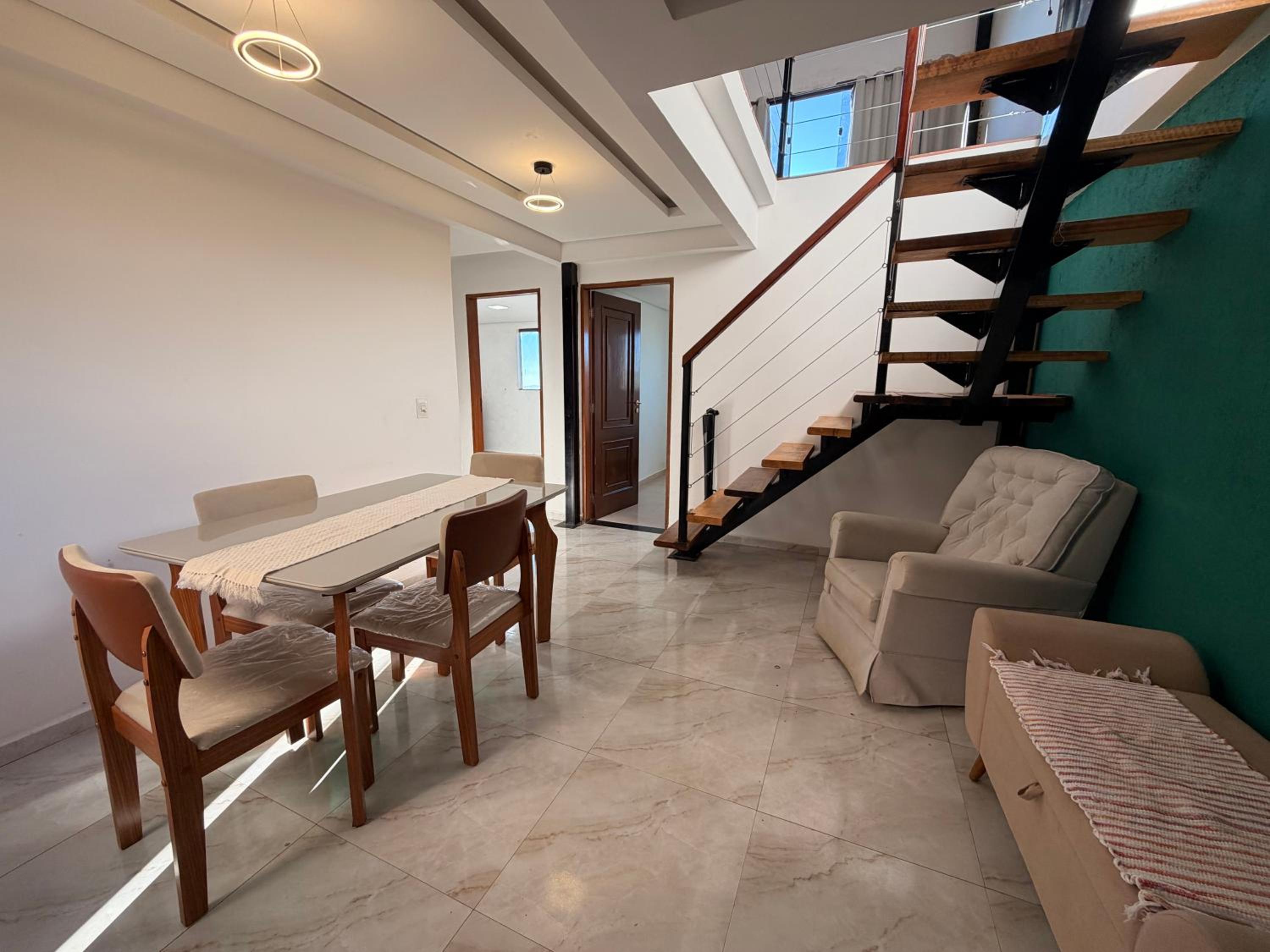 Three-Bedroom Apartment with Mountain View photo 2