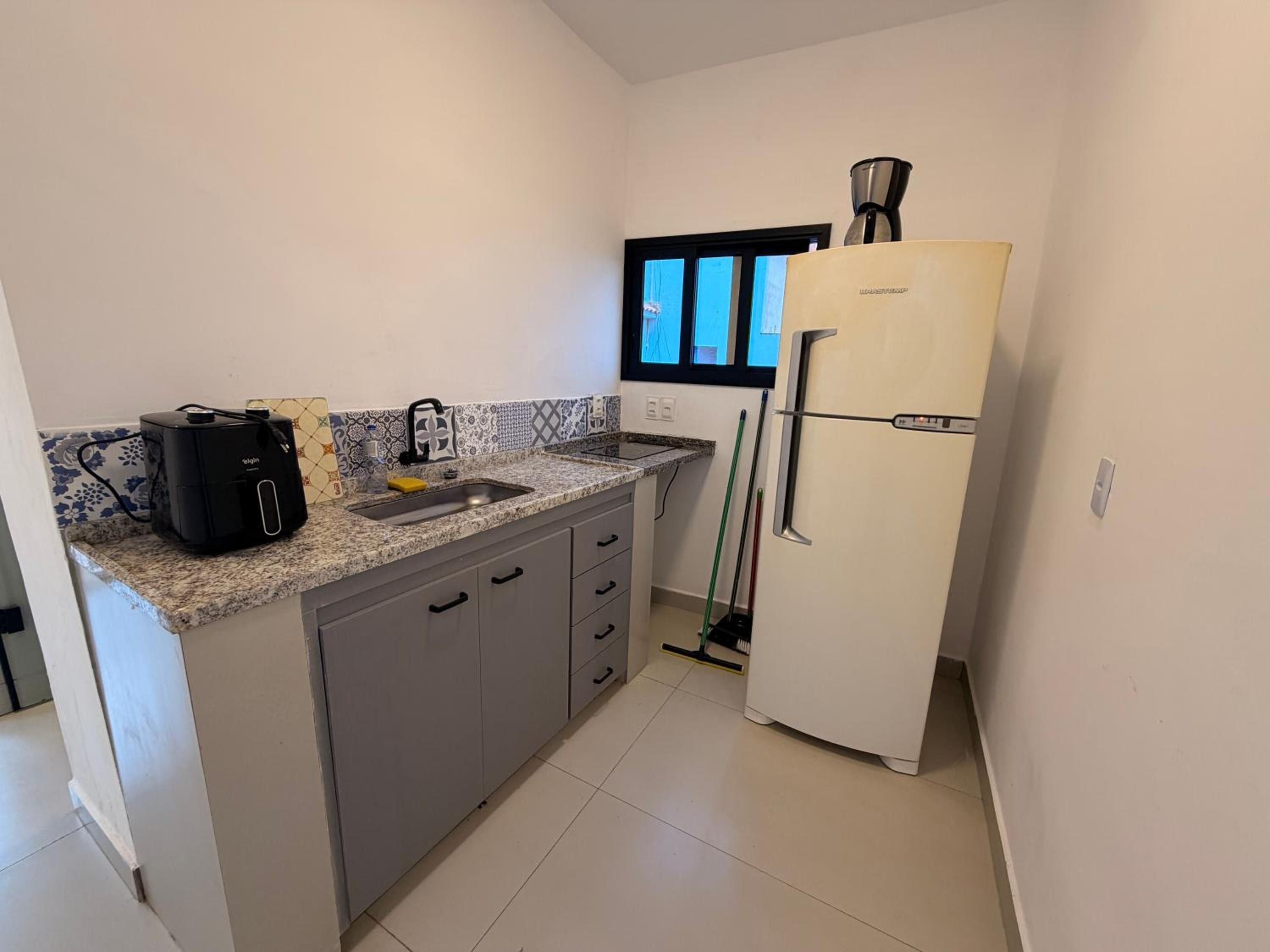Studio Apartment with Balcony photo 2