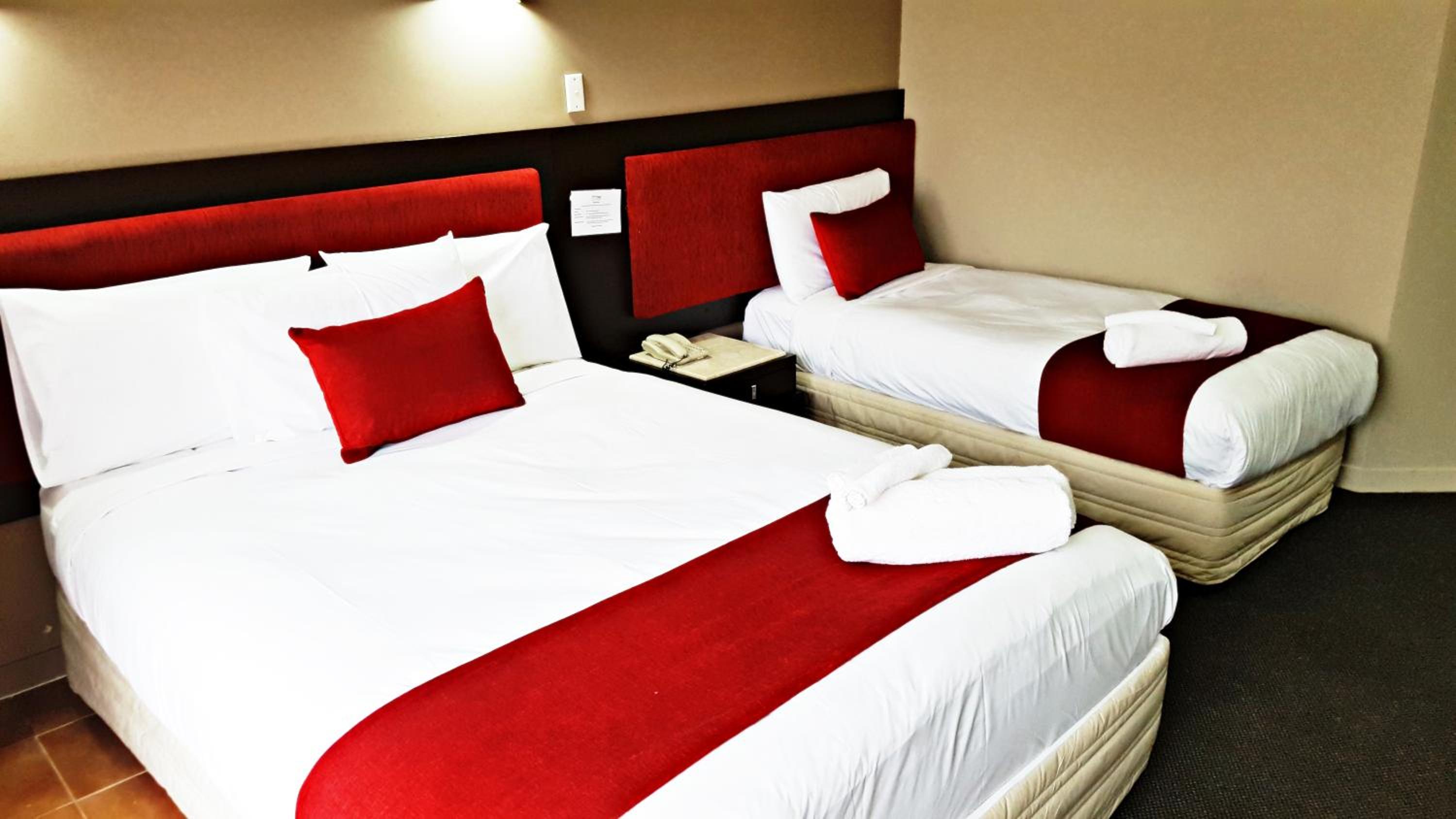 Premium Double or Twin Room - Photo 11