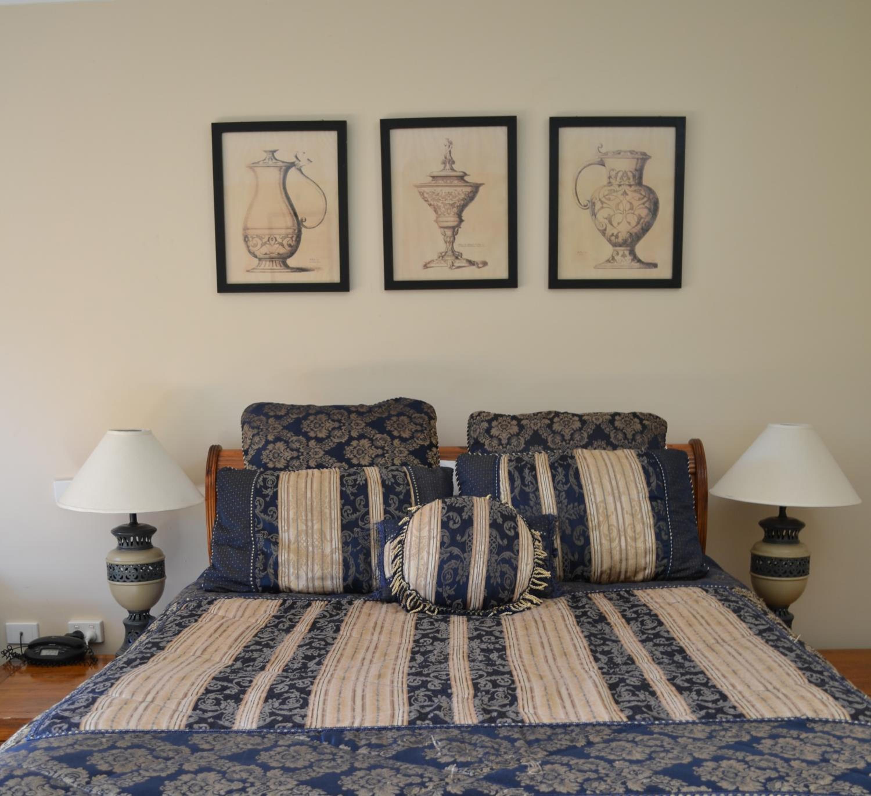 Olive Grove - Queen Room - Photo 10