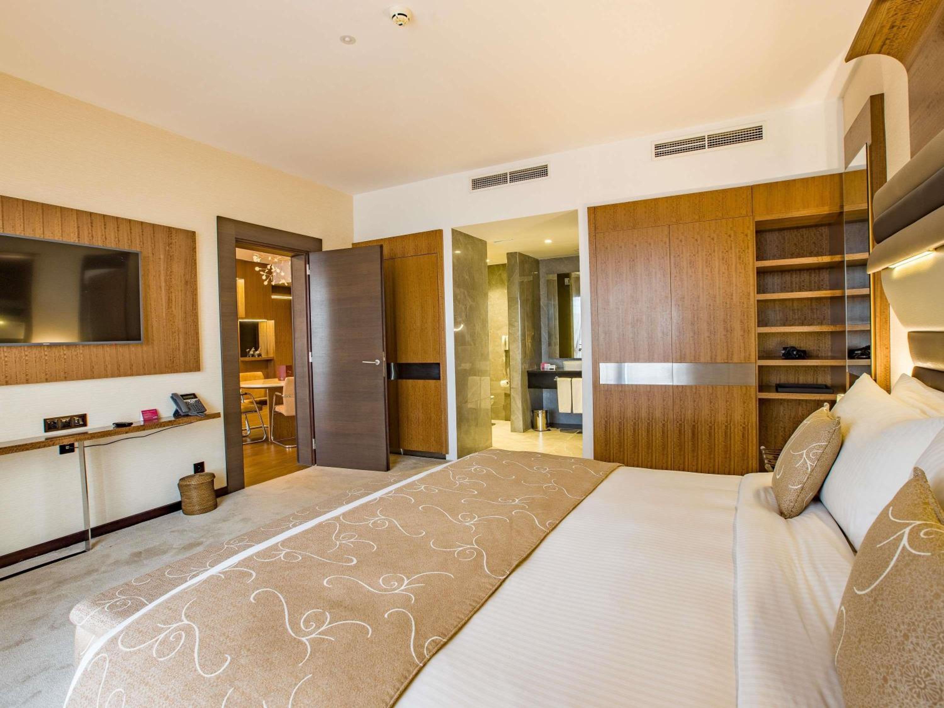 One-Bedroom Suite