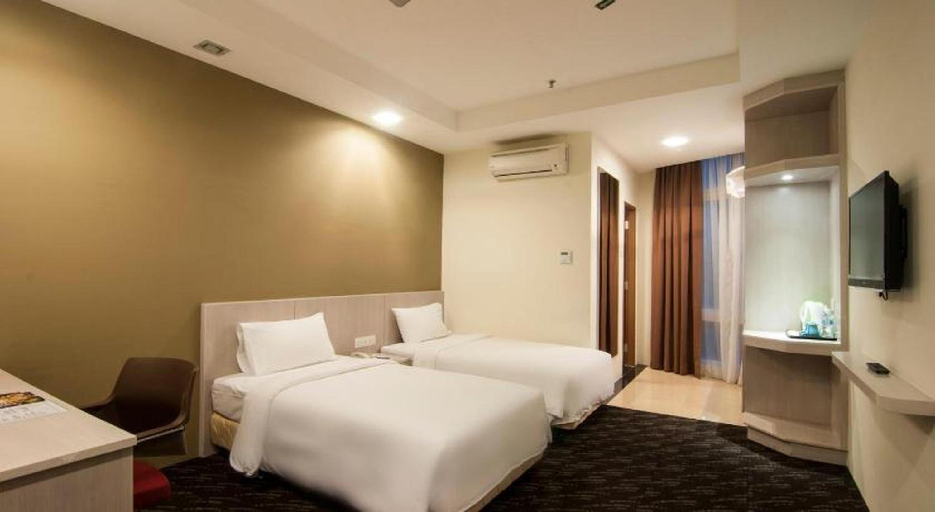 Deluxe Twin Room photo 3