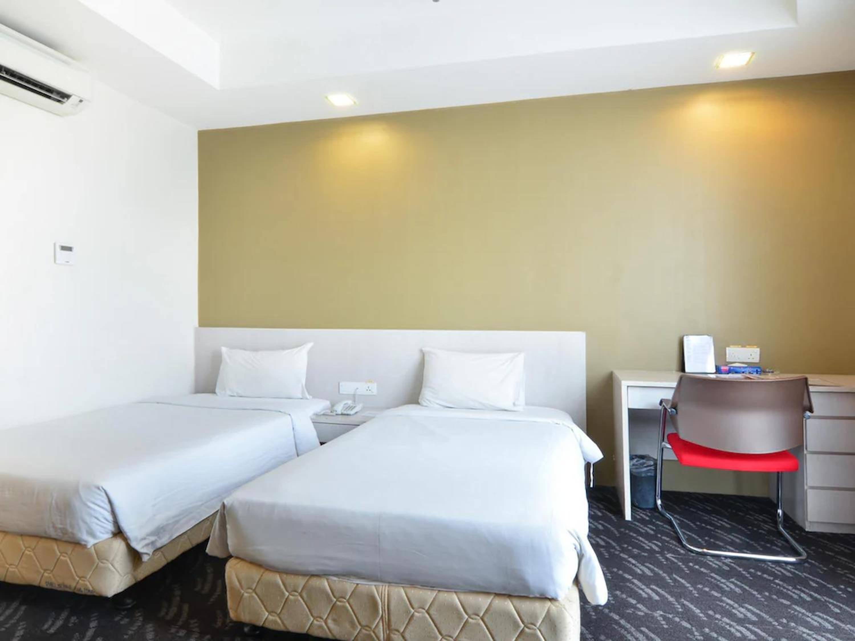 Deluxe Twin Room photo 2