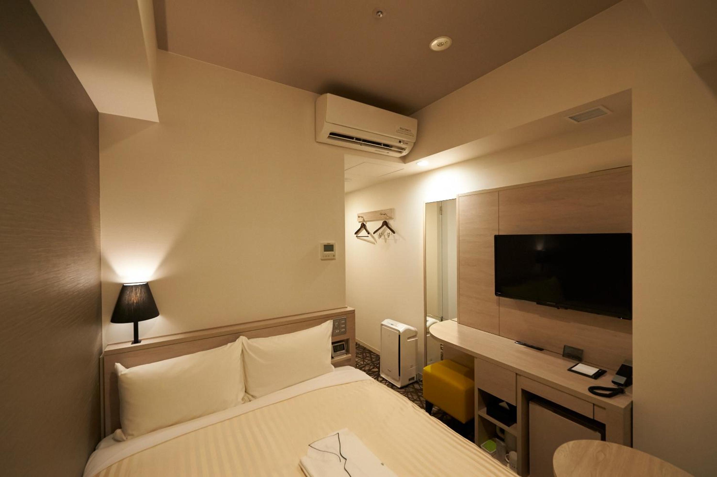 Single Room - Smoking photo 2