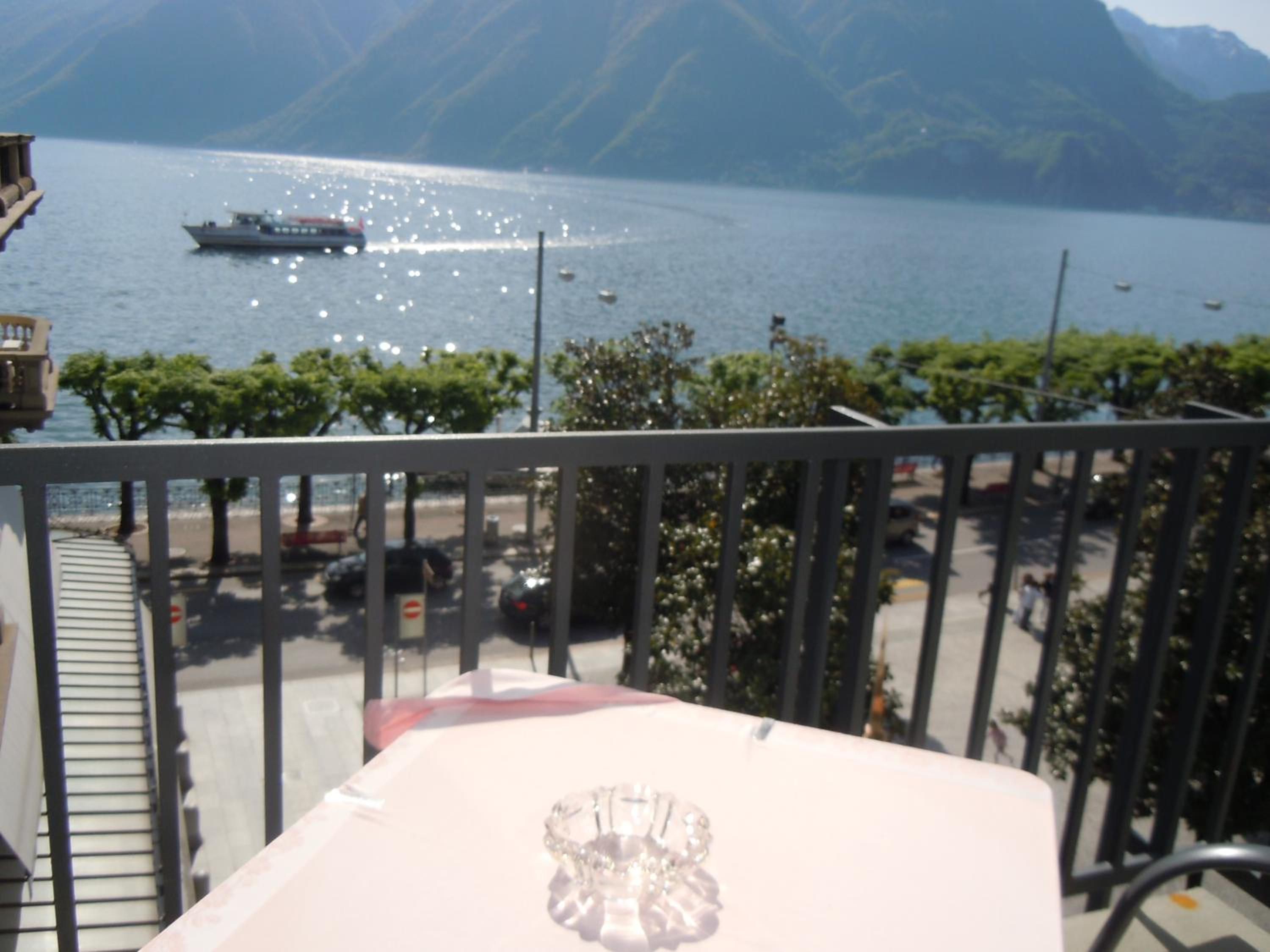 Standard Double Room with Balcony and Lake View - Photo 9