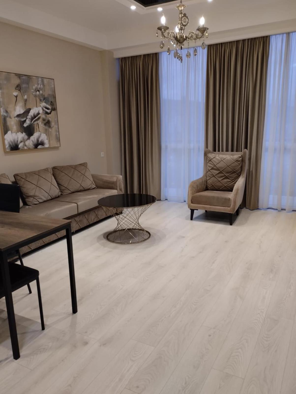 Suite - Photo 7