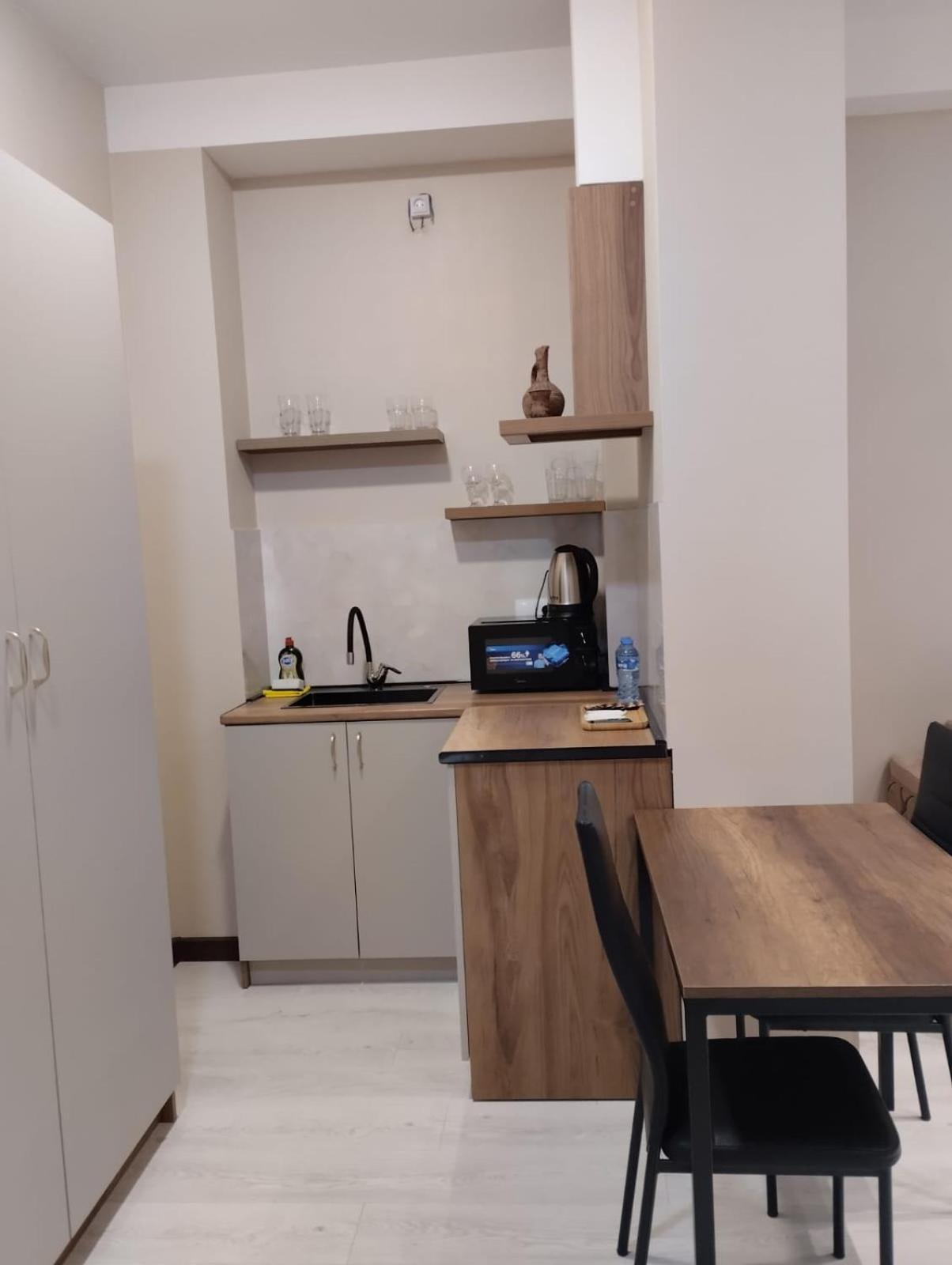 Suite - Photo 8