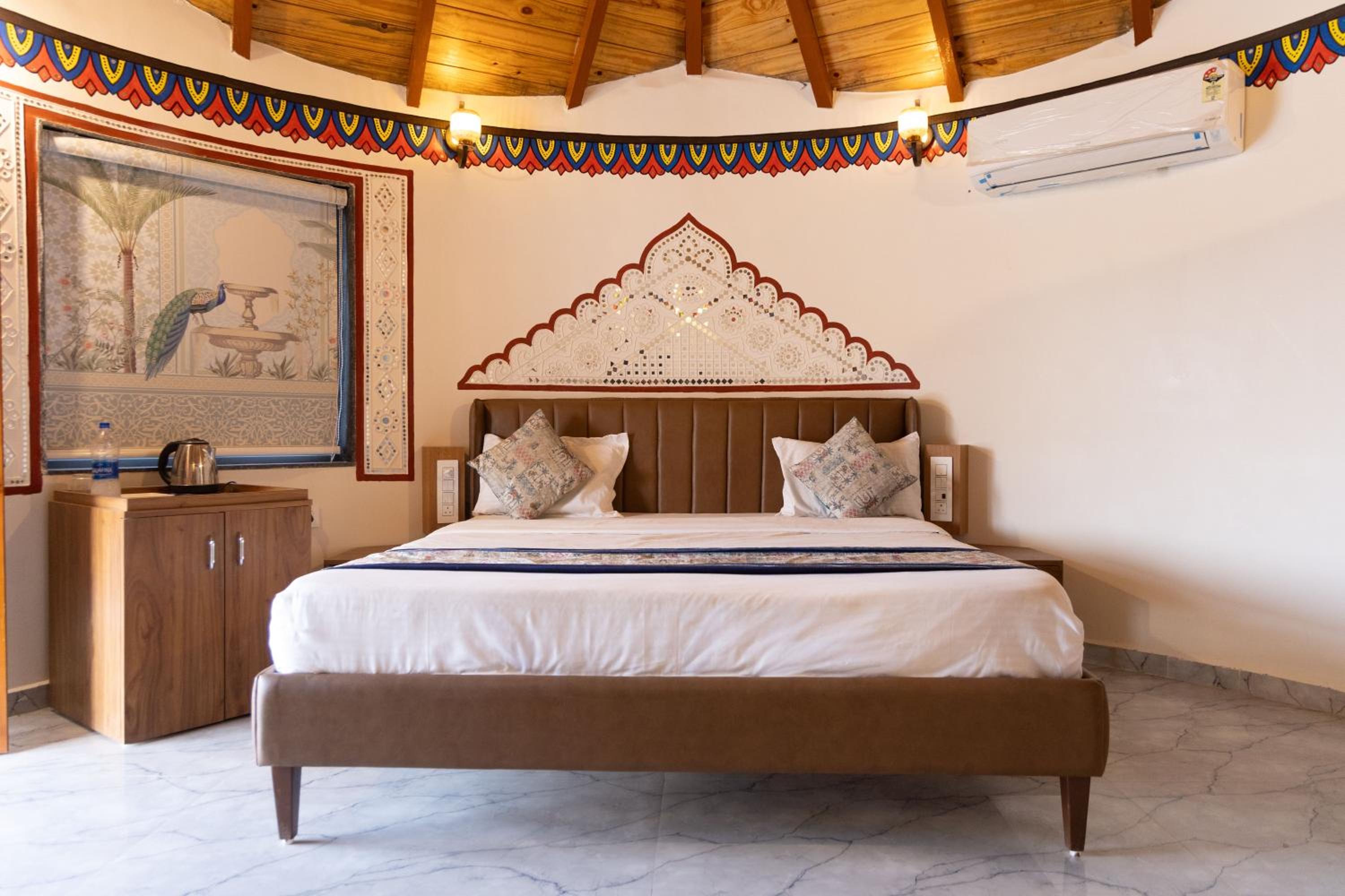 Double Room with Pool View photo 2