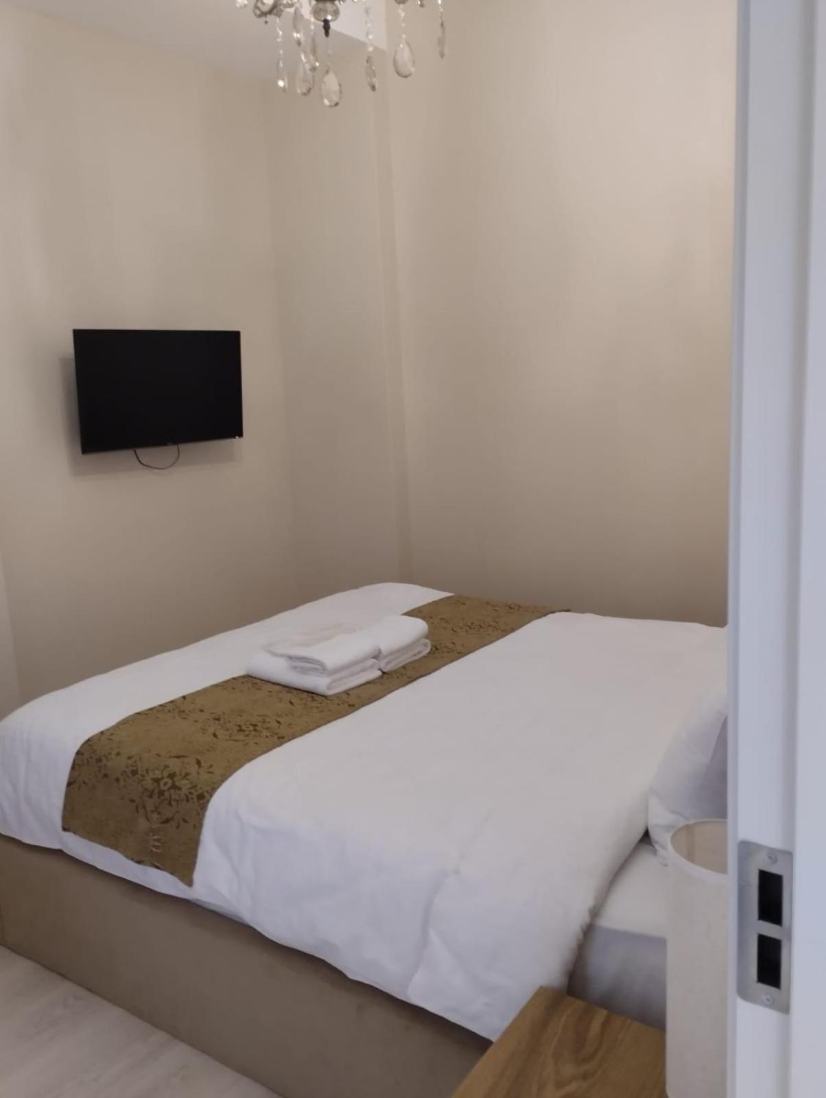 Suite - Photo 9
