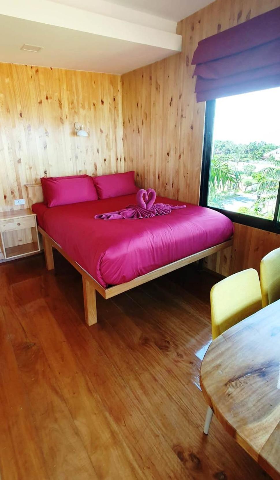Deluxe Double Room with Balcony and Sea View