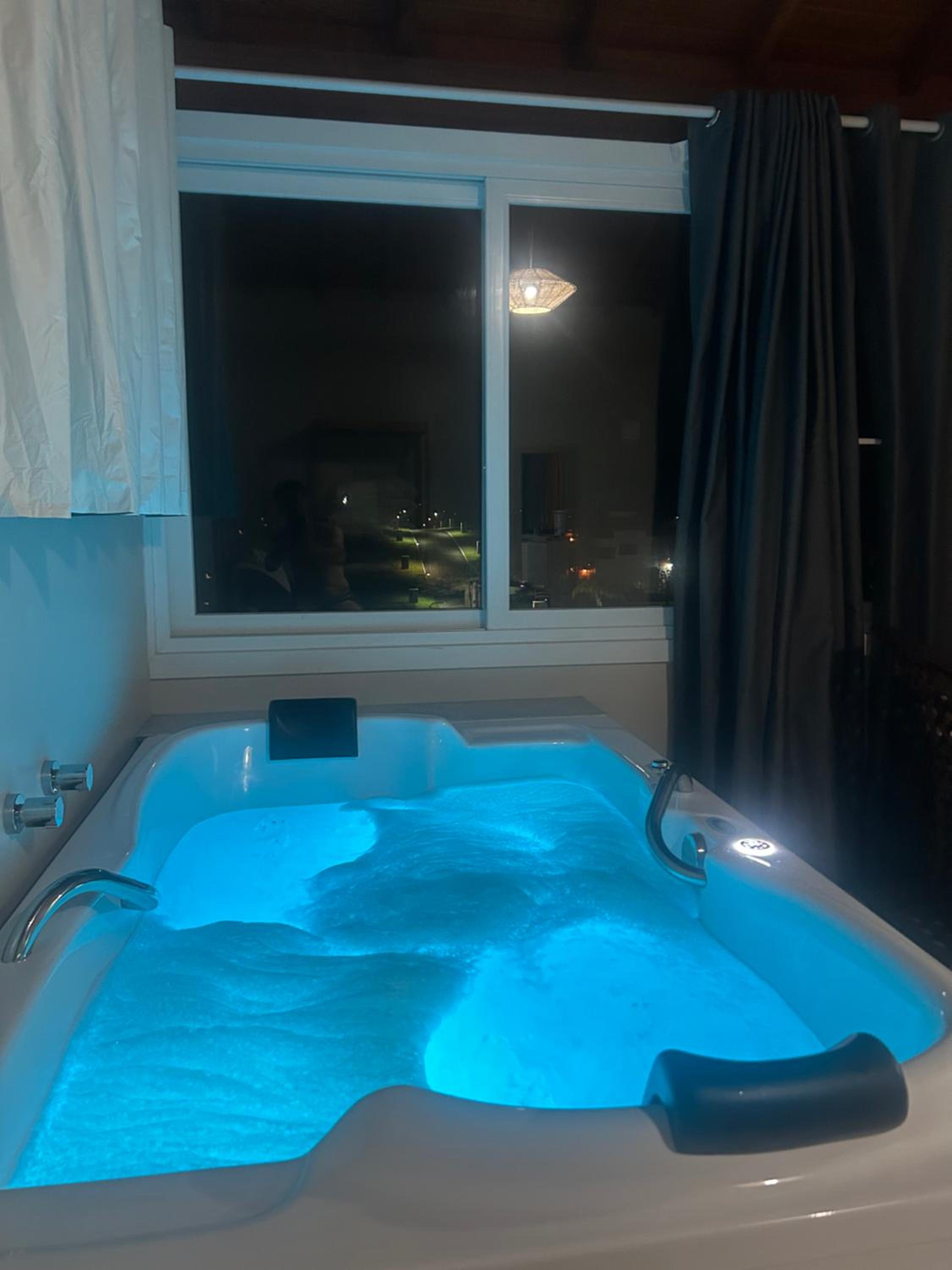 King Suite with Spa Bath photo 2