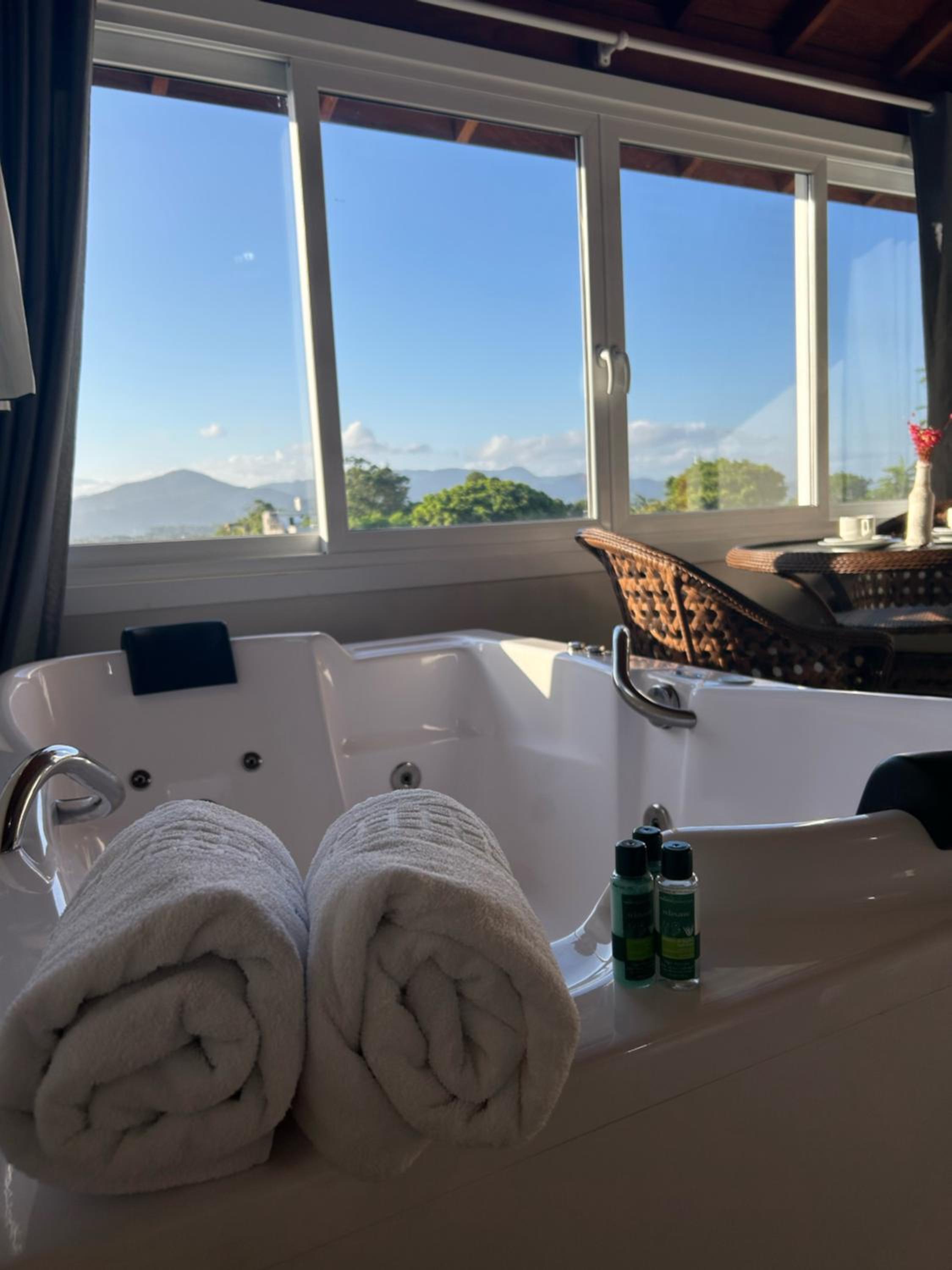 King Suite with Spa Bath photo 3
