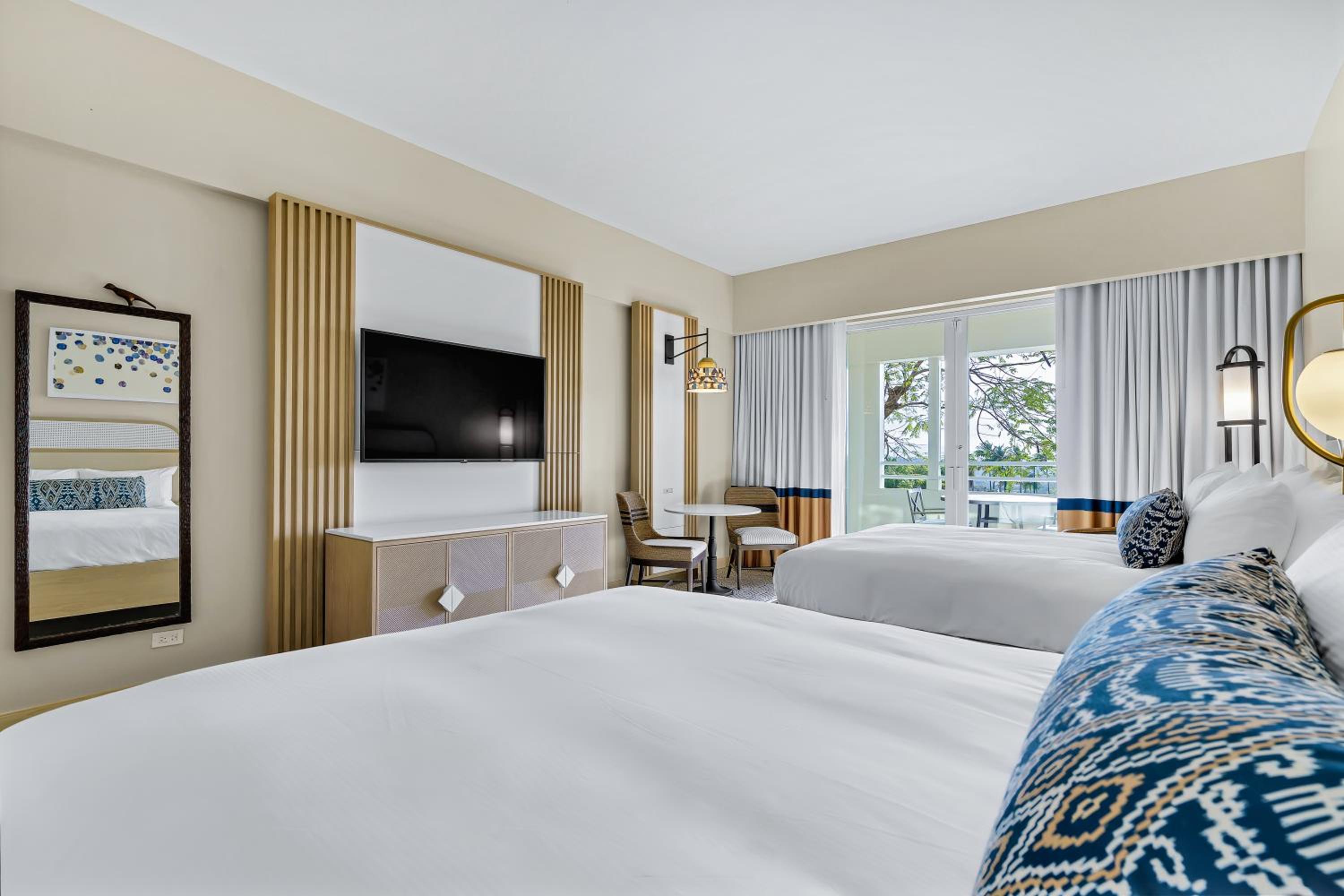 Queen Room with Two Queen Beds with Garden View - Photo 2