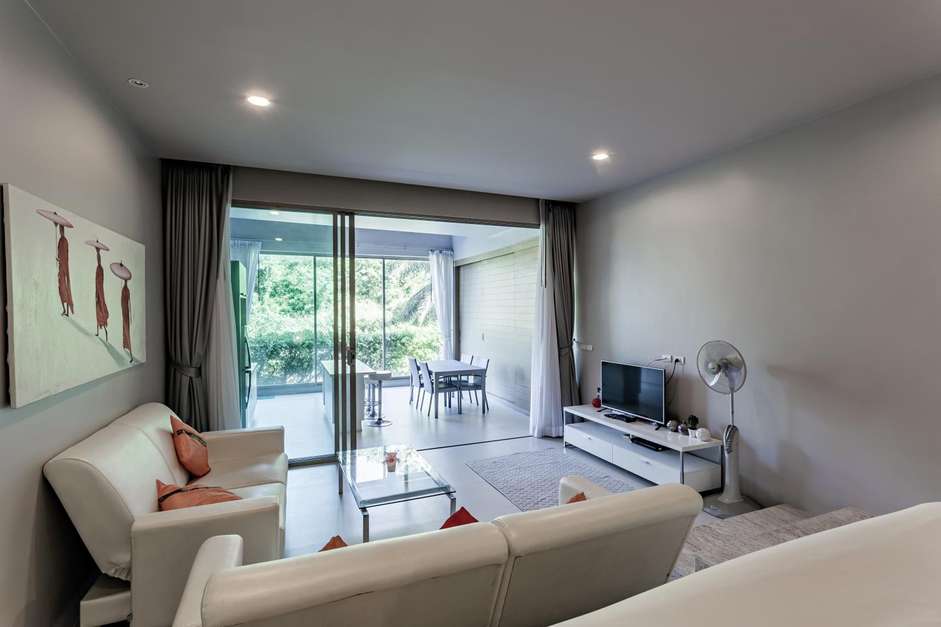 Apartment with Pool View  photo 2