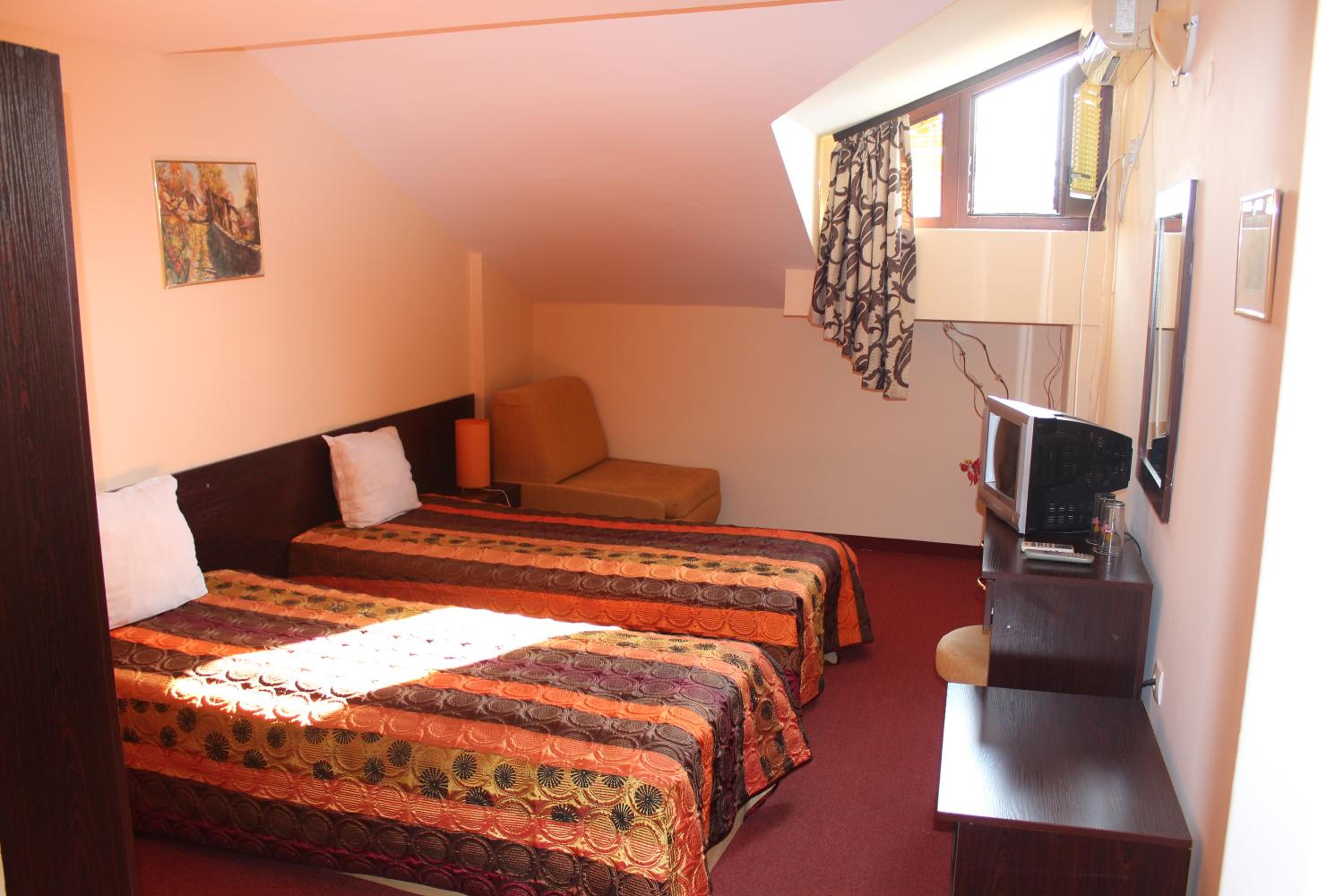 Double or Twin Room - Attic photo 2
