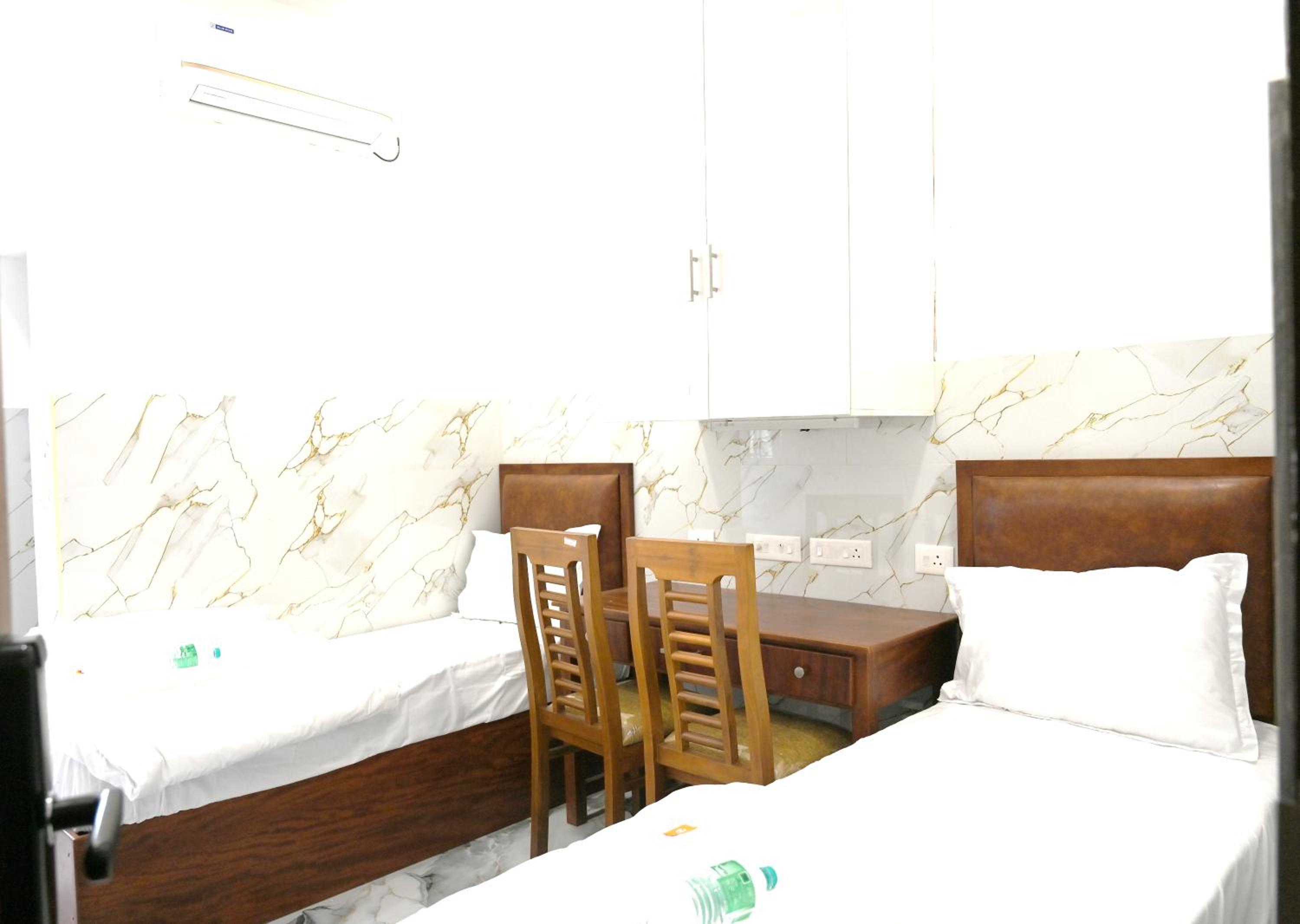 Deluxe Twin Room photo 2