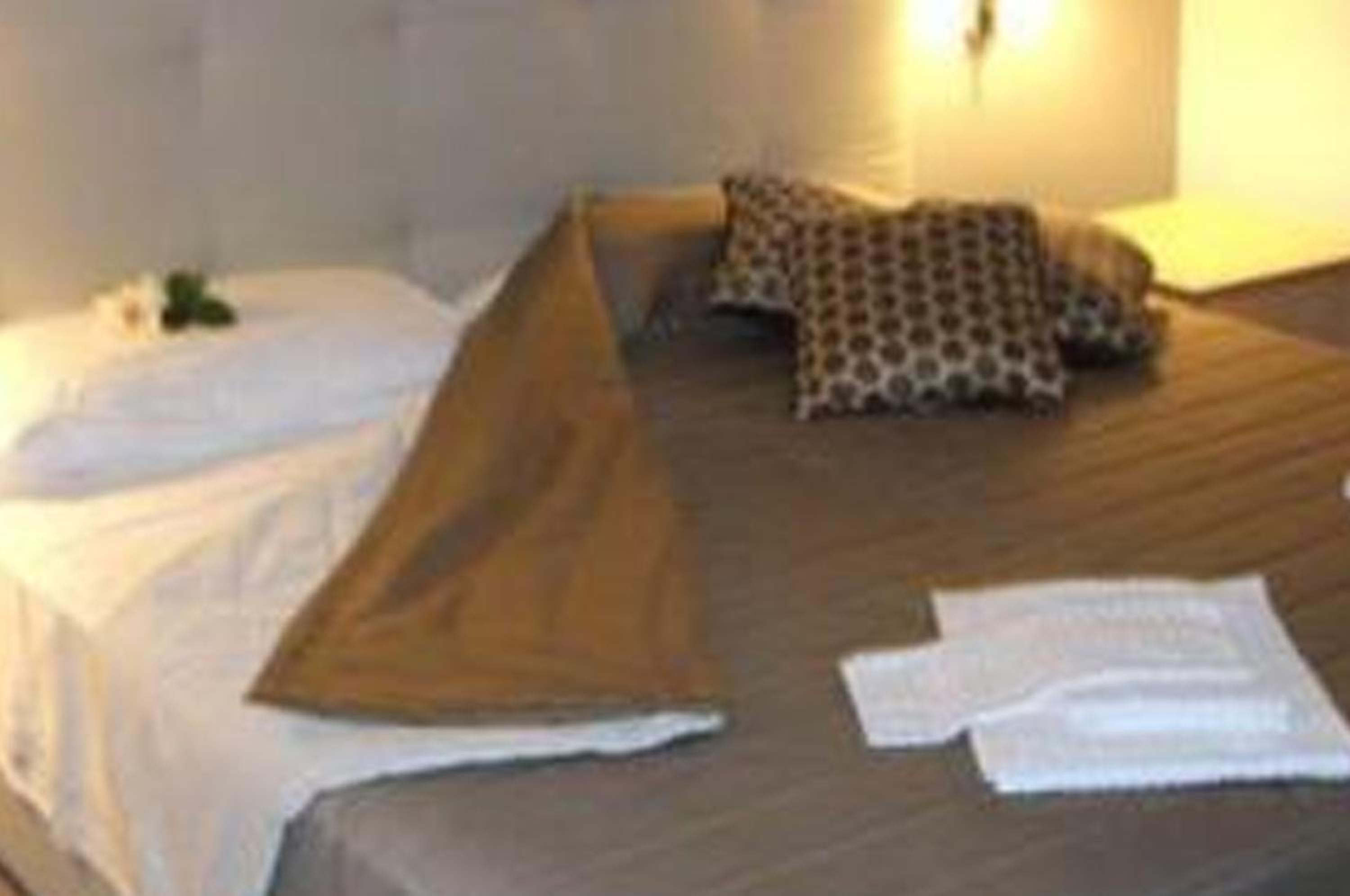 Family Room (2 Adults + 1 Child)
