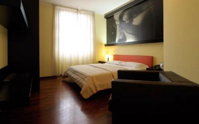 Suite - Photo 1