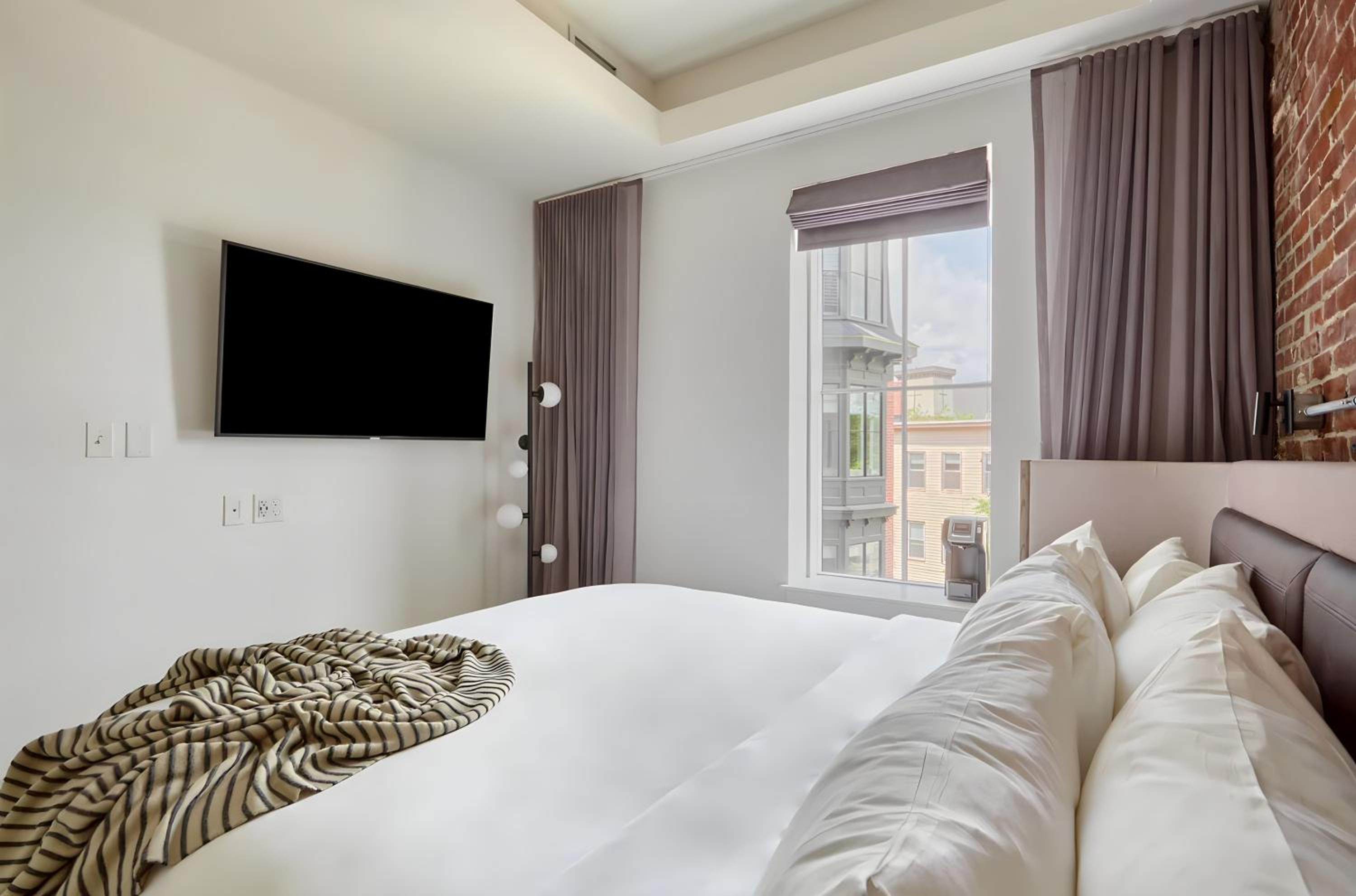 Classic King Room - Photo 4