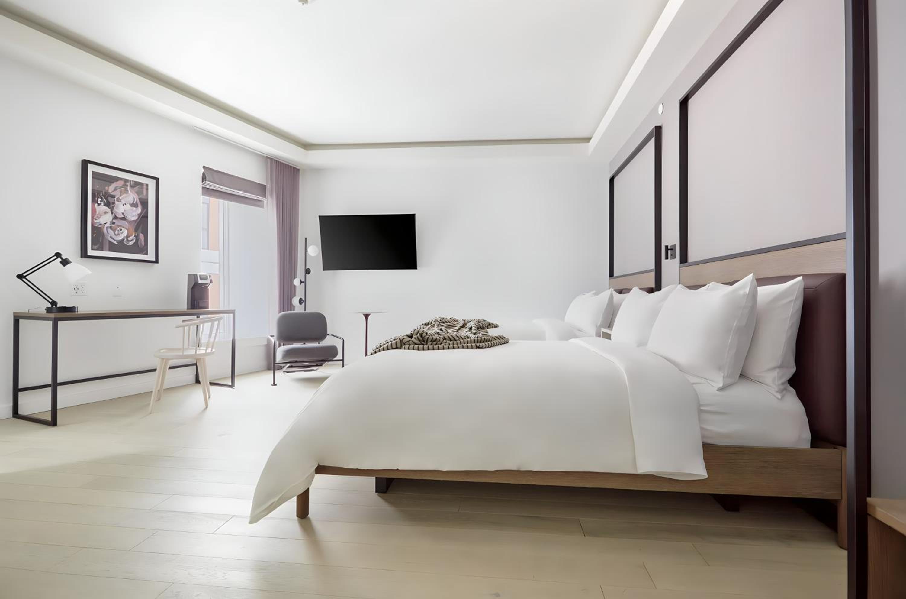 Queen Room with Two Queen Beds - Disability Access - Photo 9