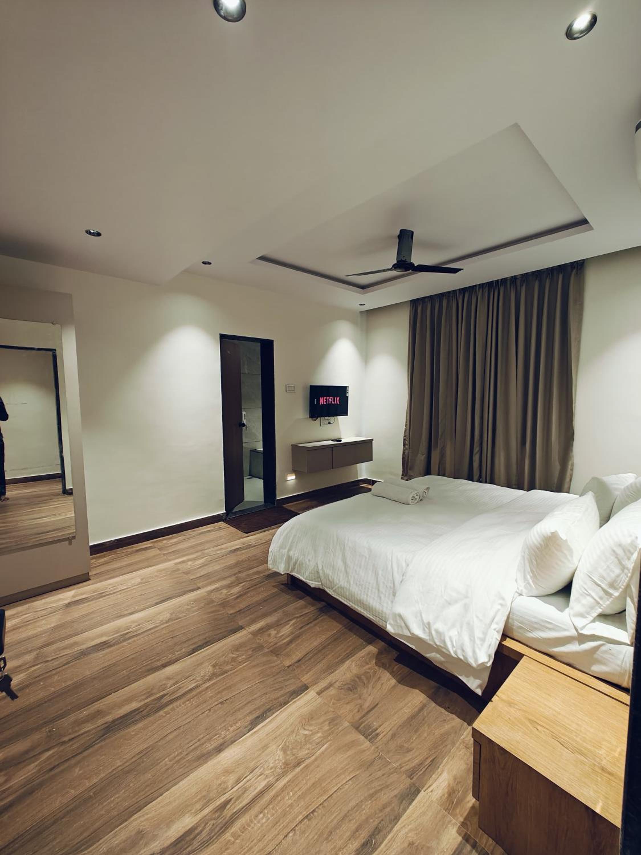 Three-Bedroom Suite photo 2