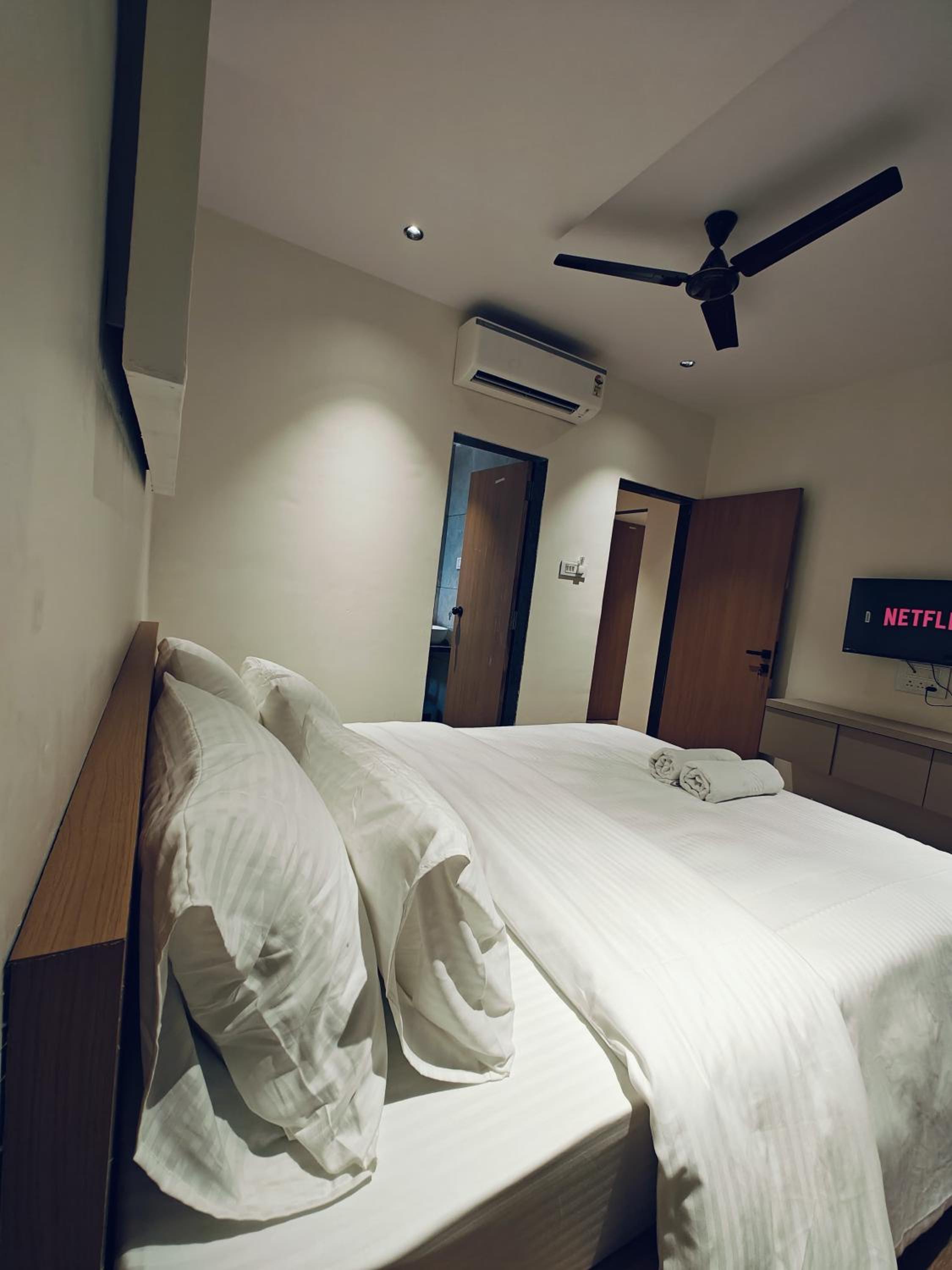 Three-Bedroom Suite photo 3