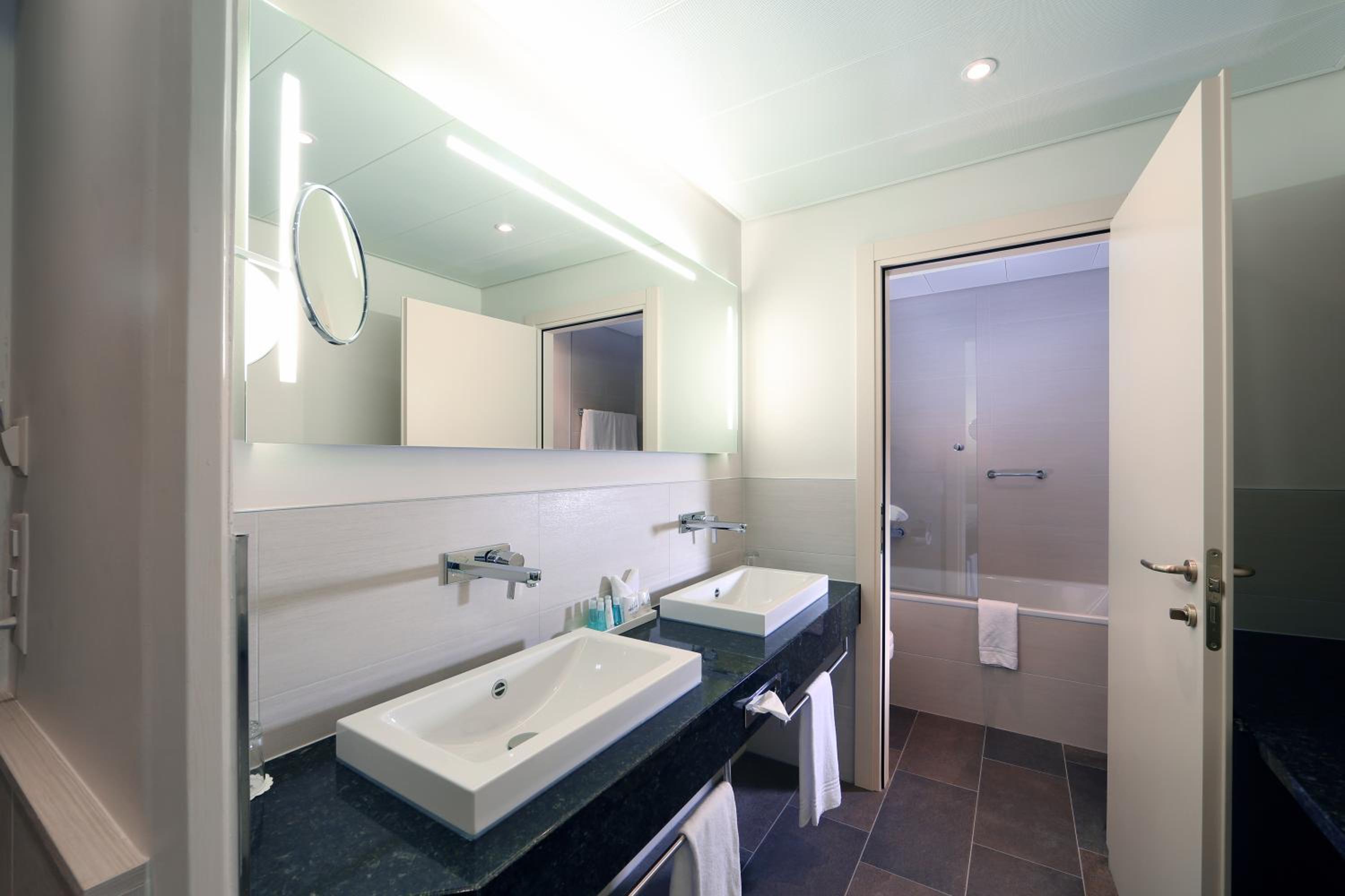 Double Room with Top View - Photo 4