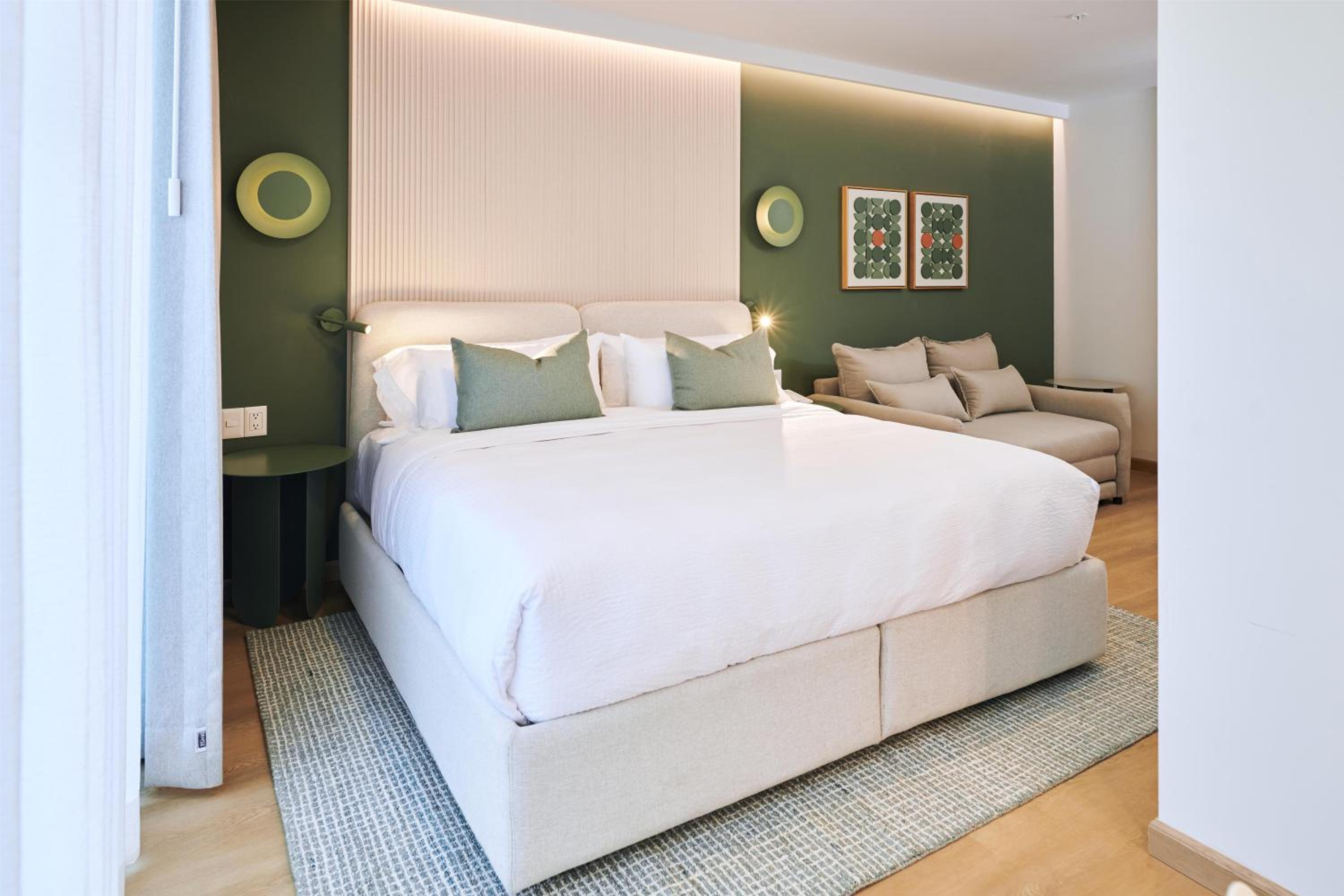 Junior King Suite with Sofa Bed - Non-Smoking