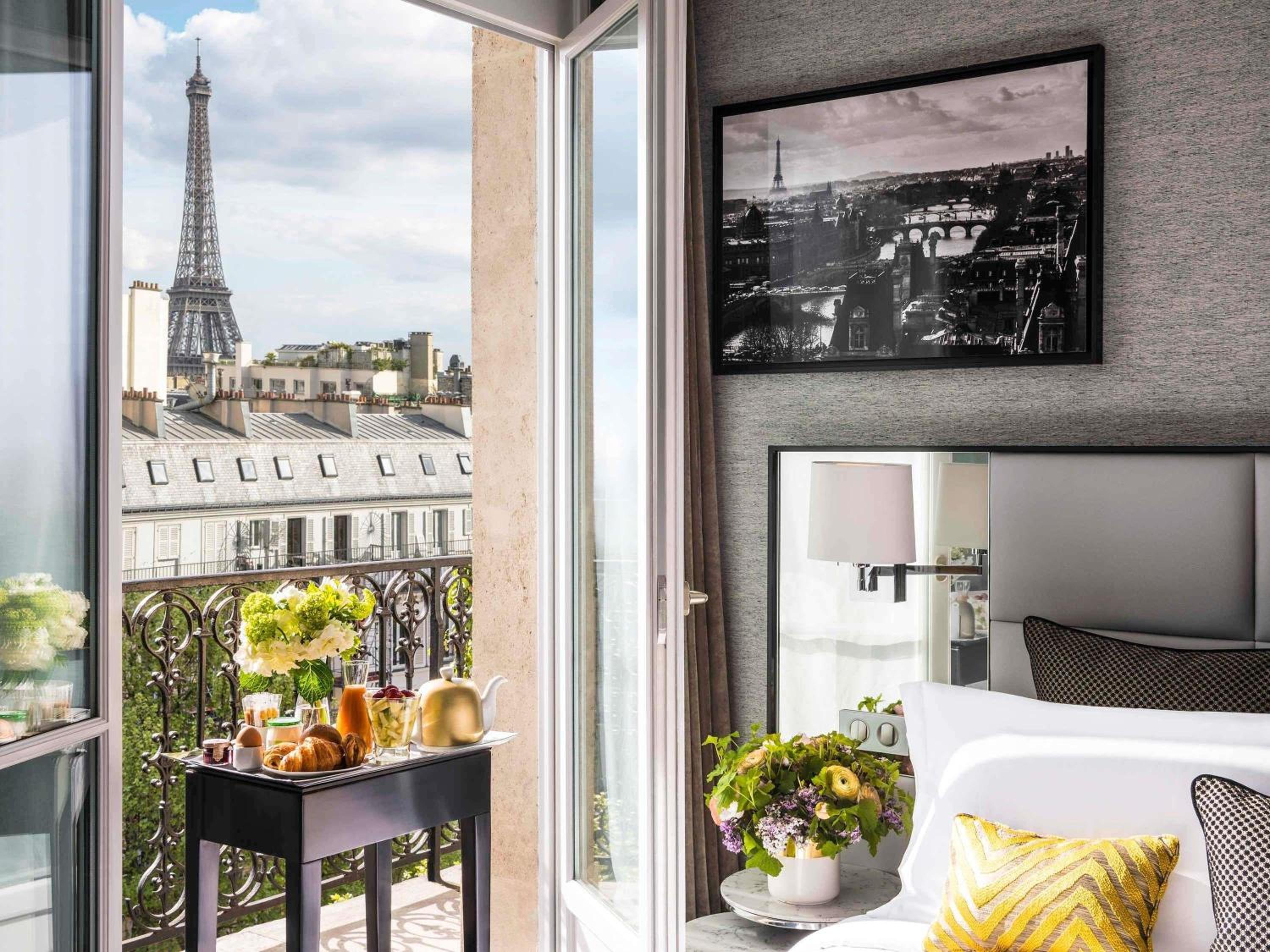 Luxury Junior King Suite with Balcony and Eiffel Tower View photo 1