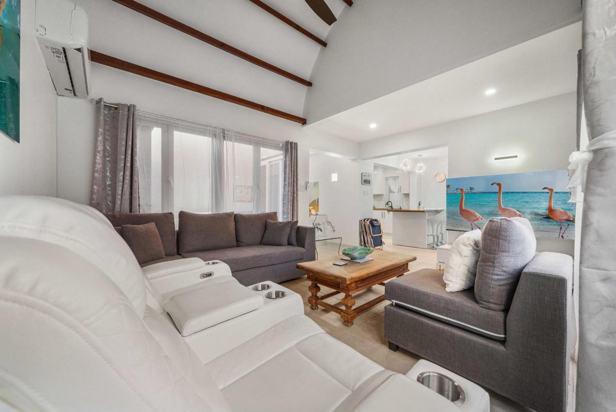 Three-Bedroom House photo 3